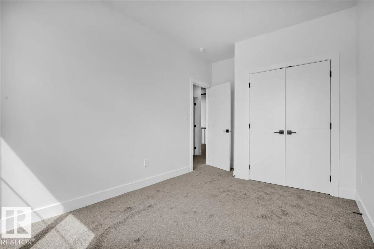 12 EDGEFIELD Way