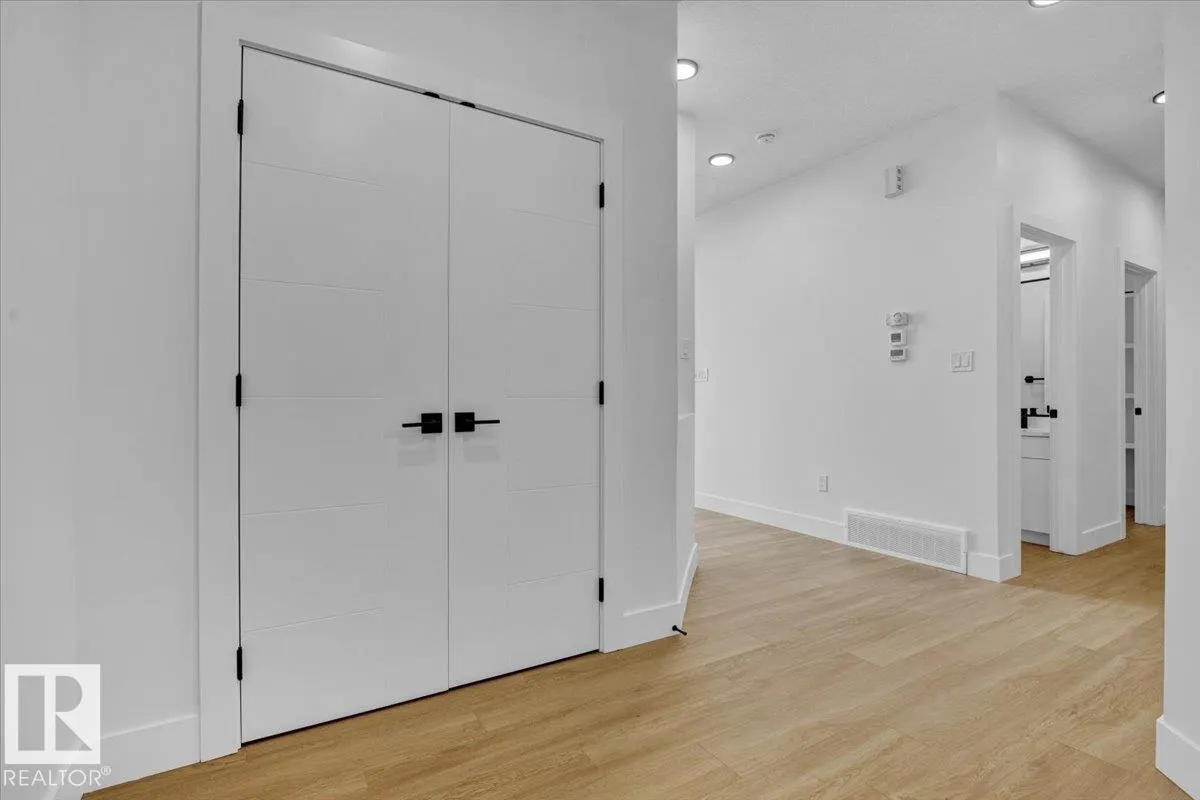 12 EDGEFIELD Way
