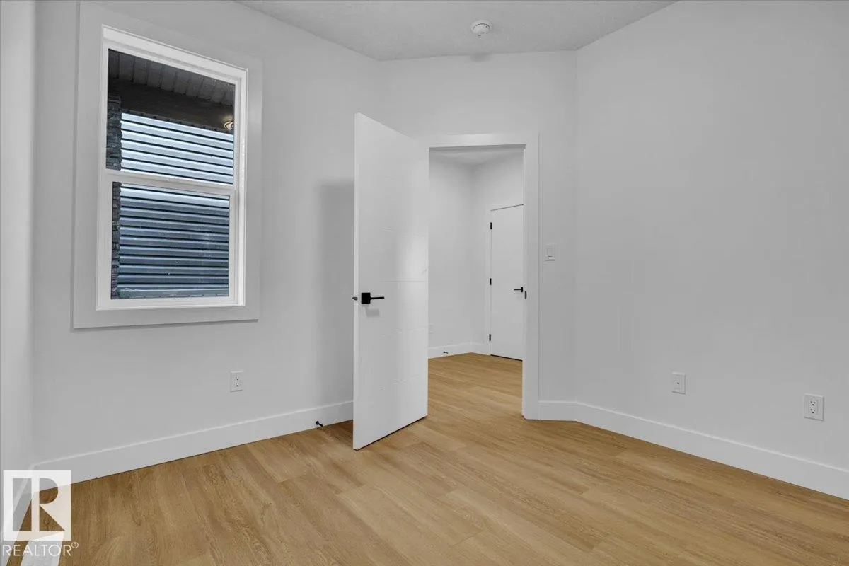12 EDGEFIELD Way