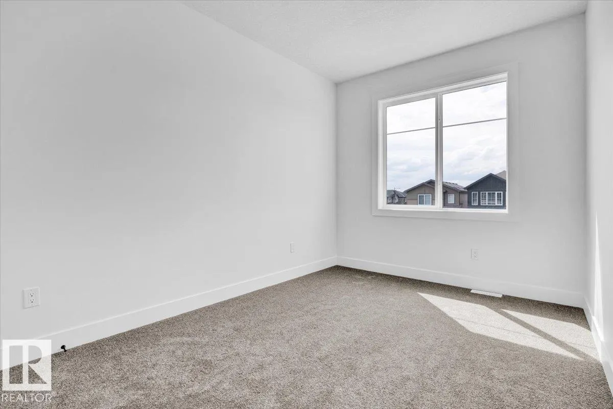 12 EDGEFIELD Way