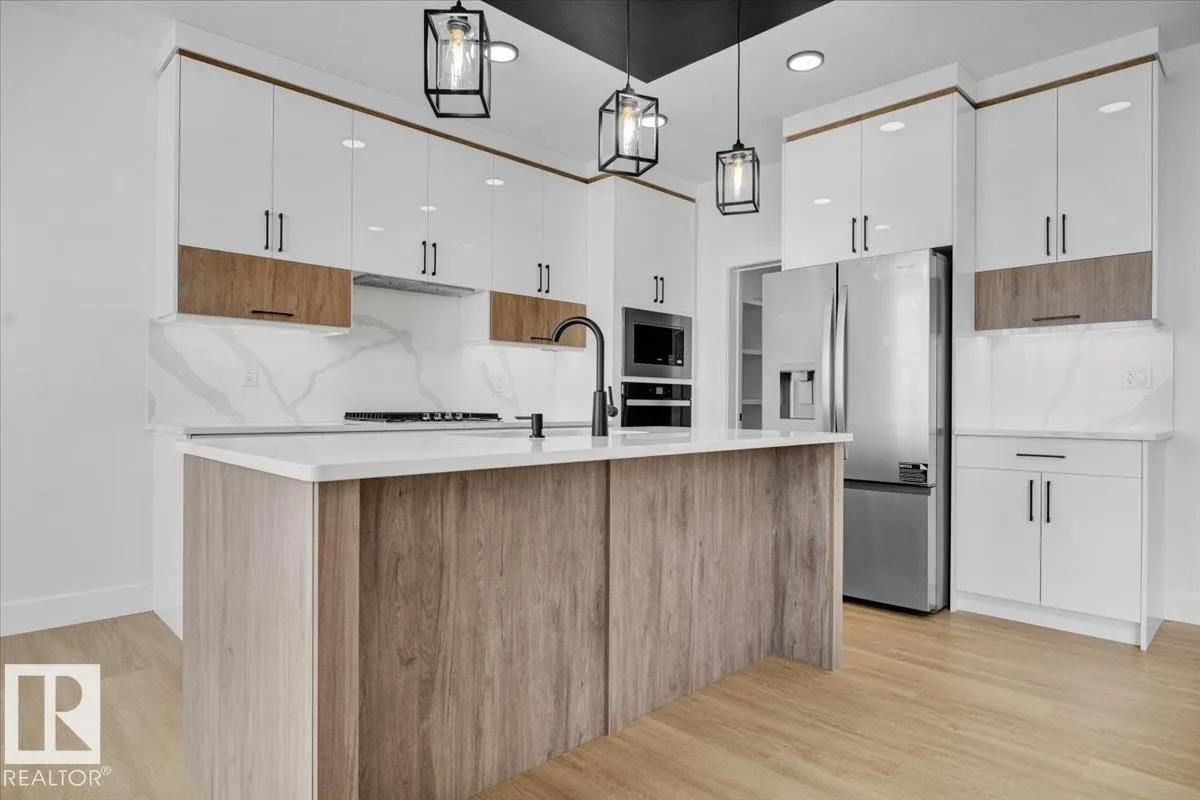 12 EDGEFIELD Way