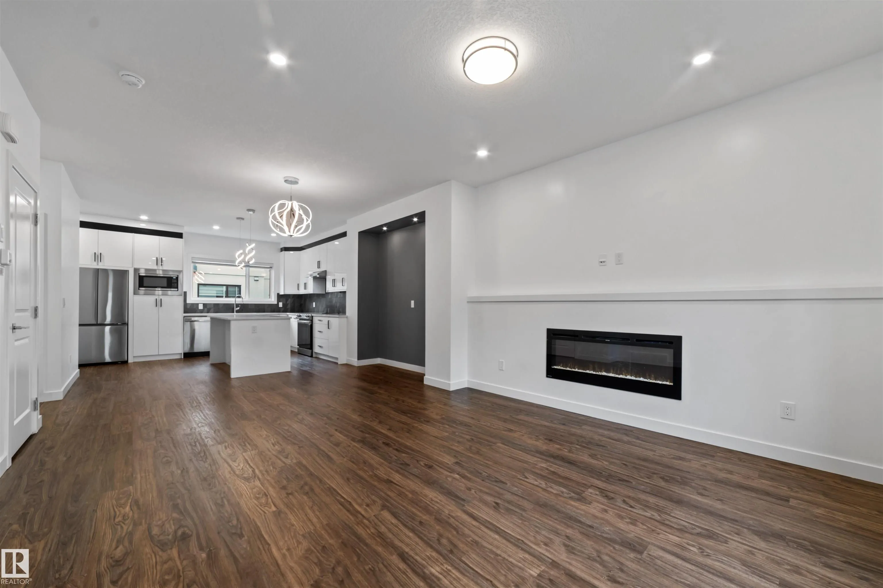 10 SALISBURY Way
