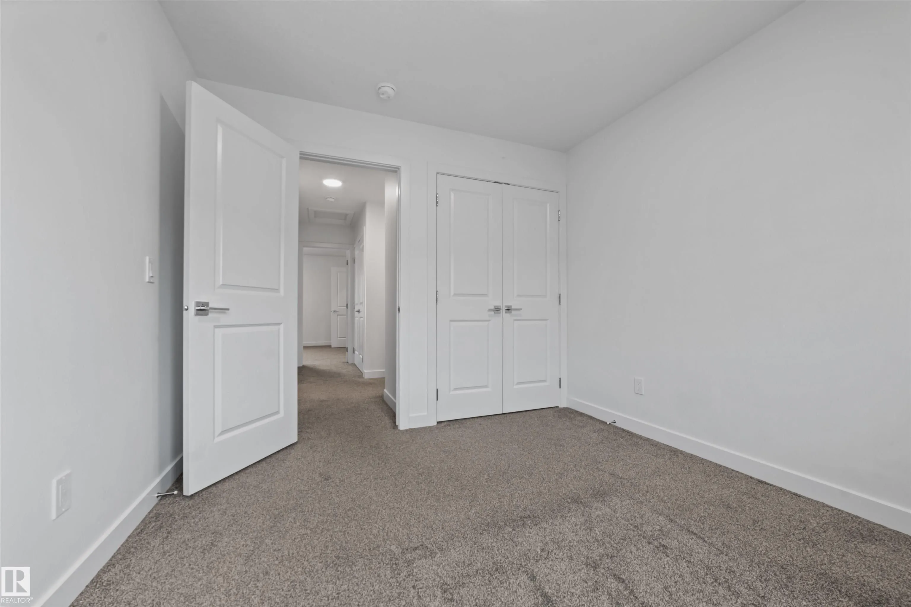10 SALISBURY Way