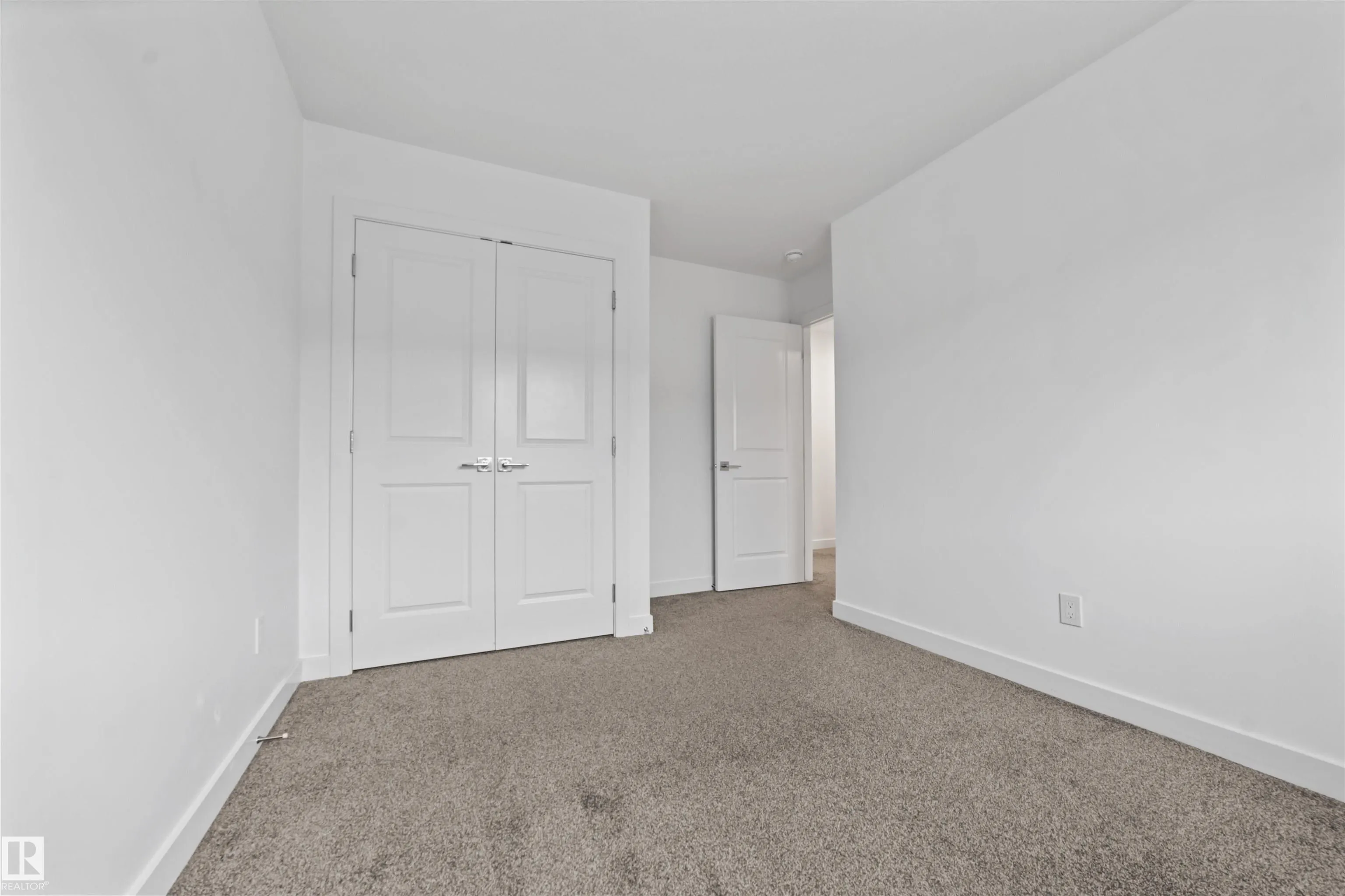 10 SALISBURY Way