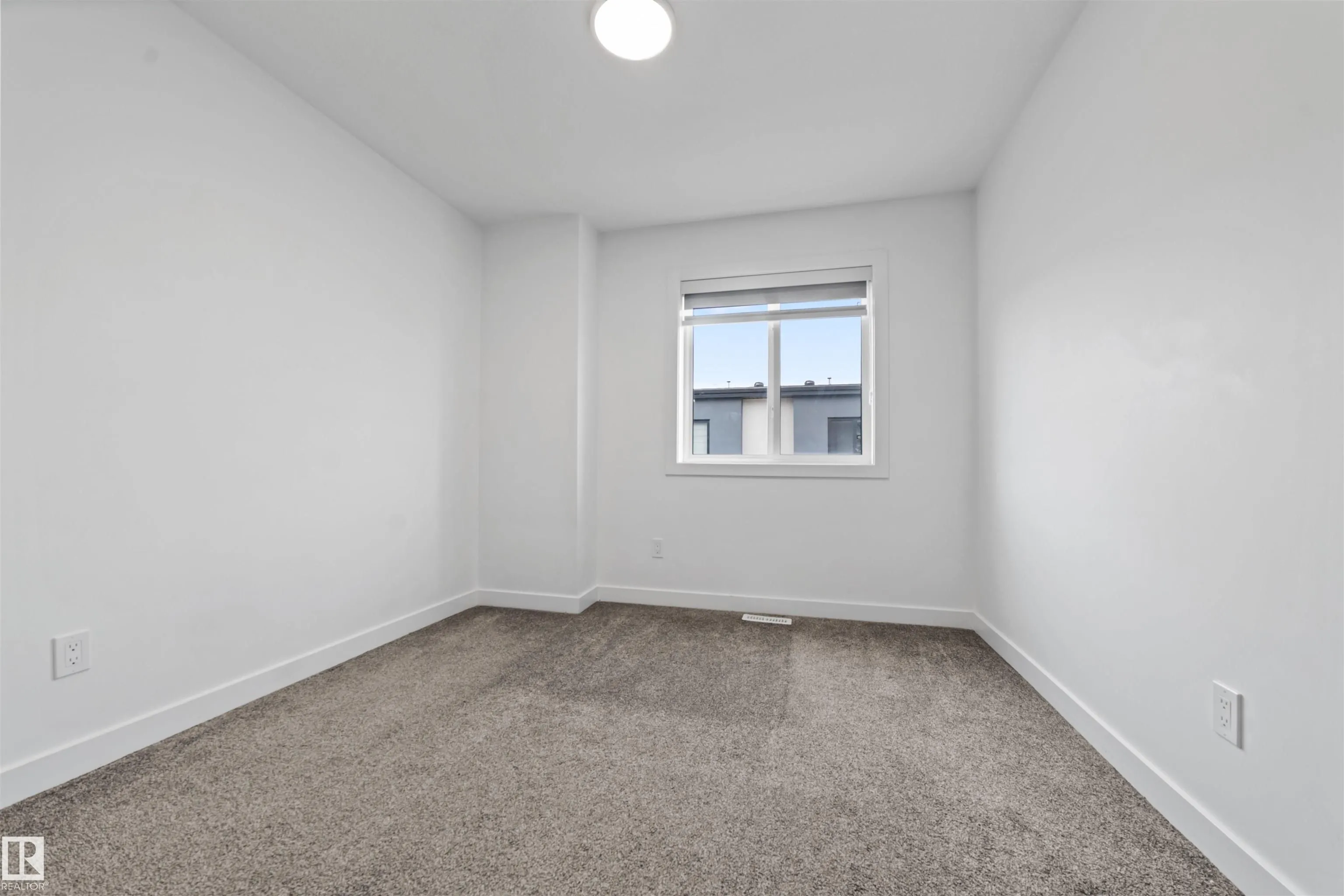 10 SALISBURY Way