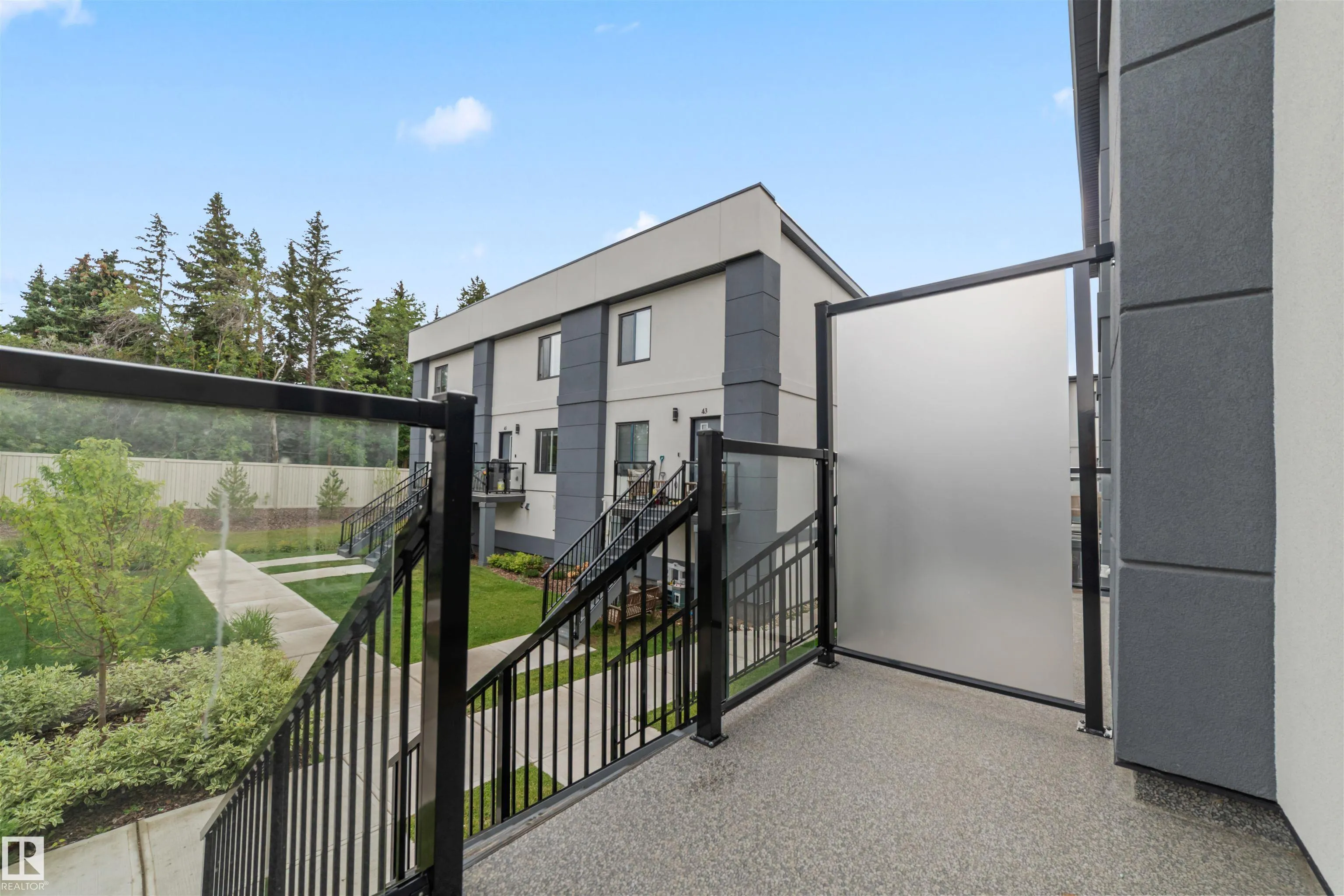 10 SALISBURY Way