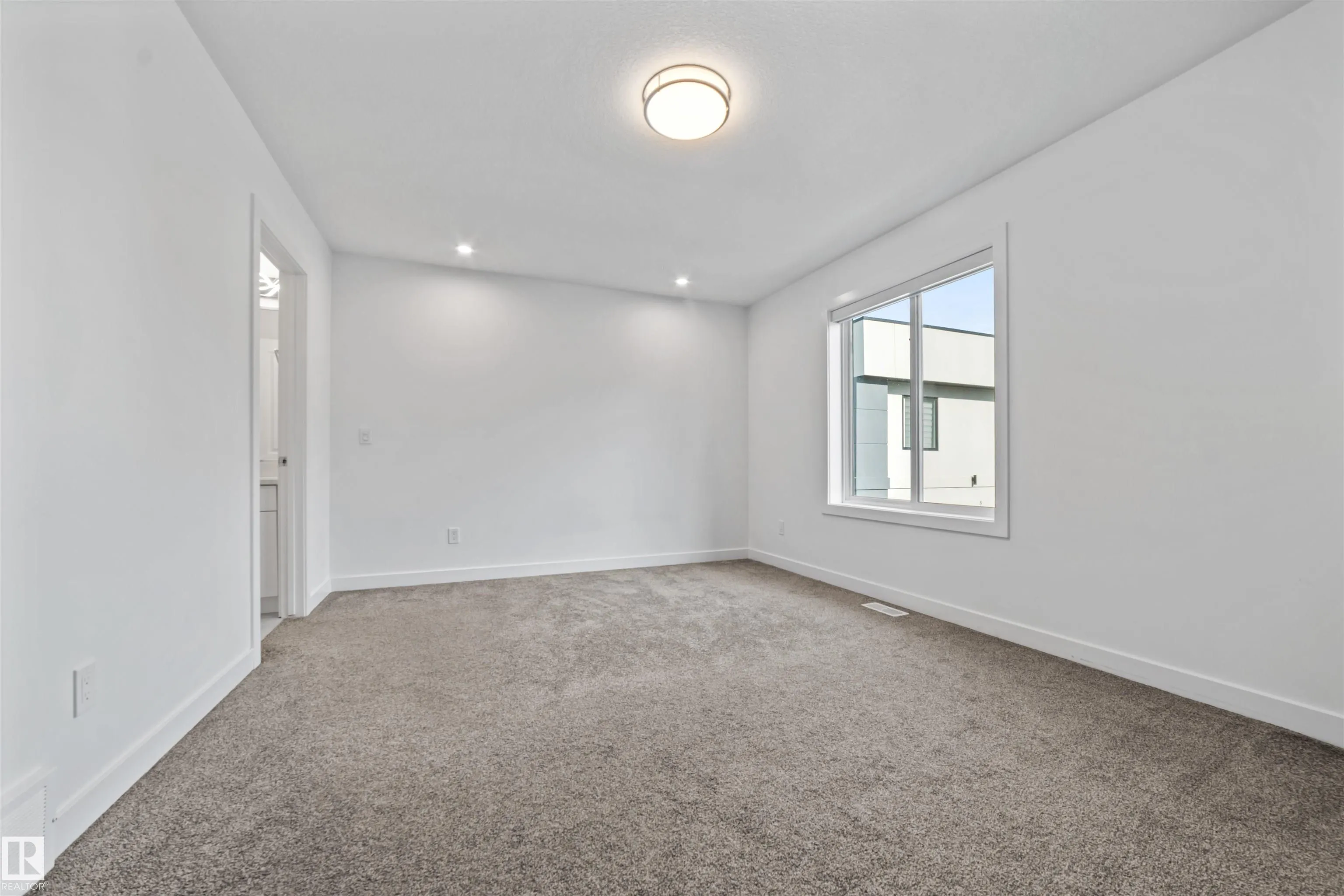 10 SALISBURY Way