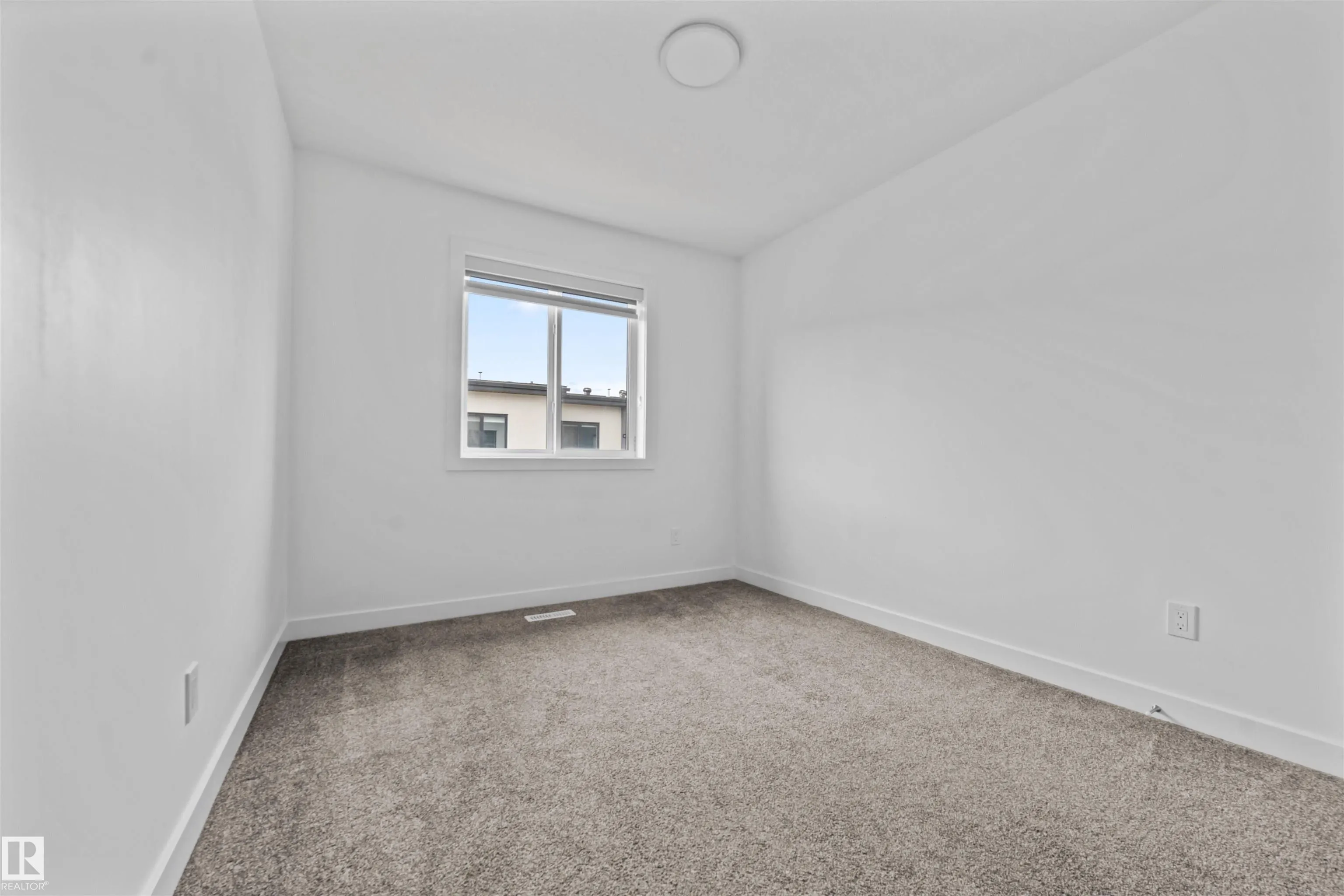 10 SALISBURY Way
