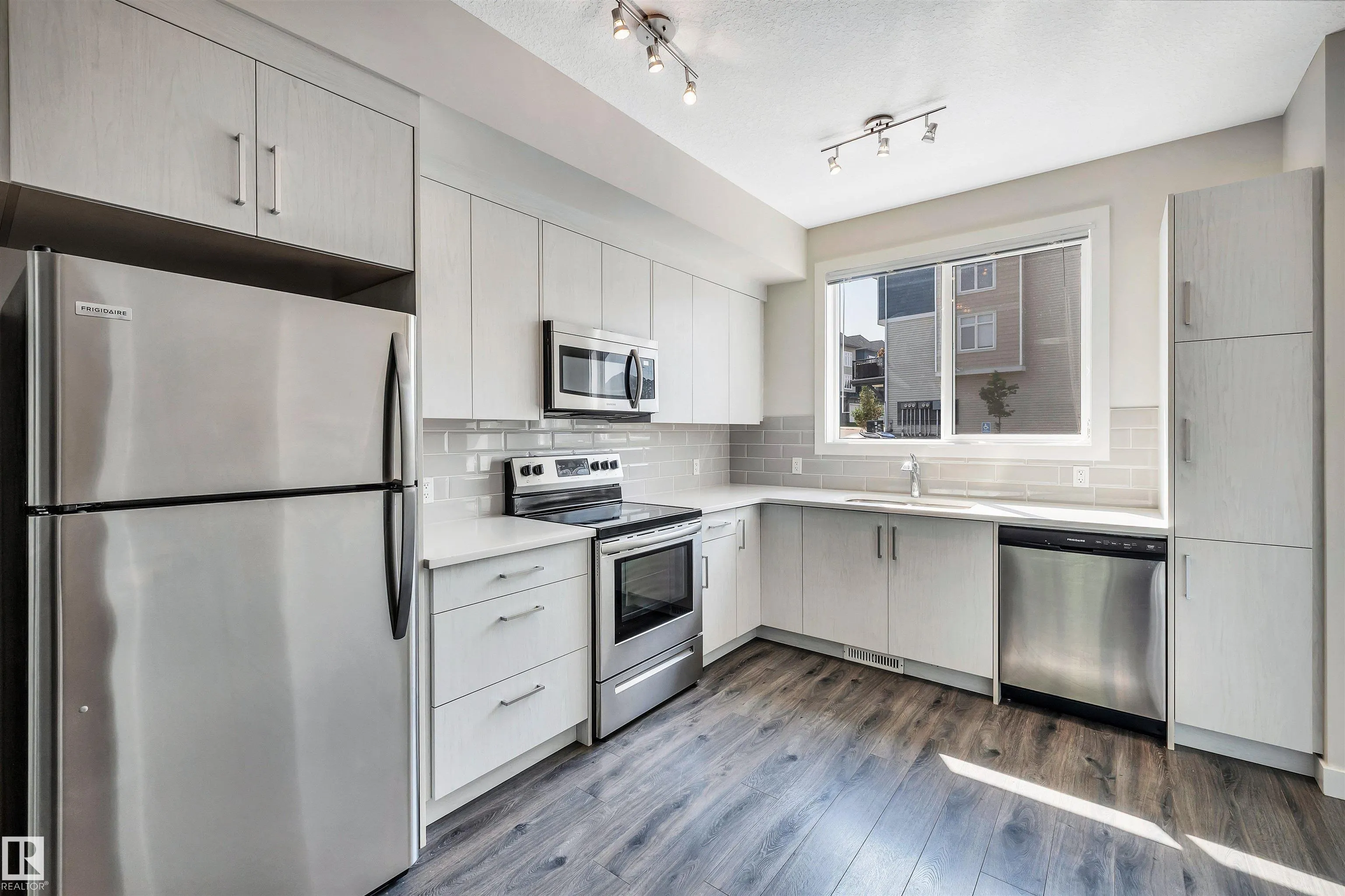 600 BELLEROSE Drive