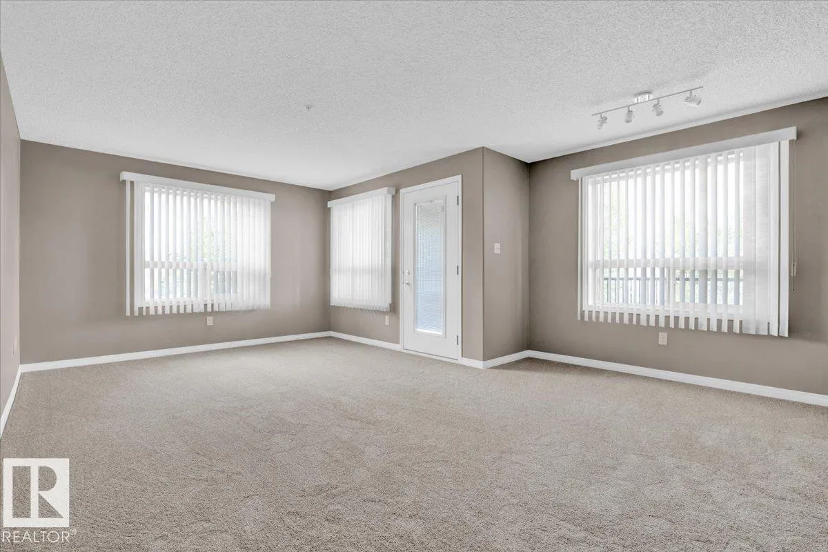 1520 HAMMOND Gate