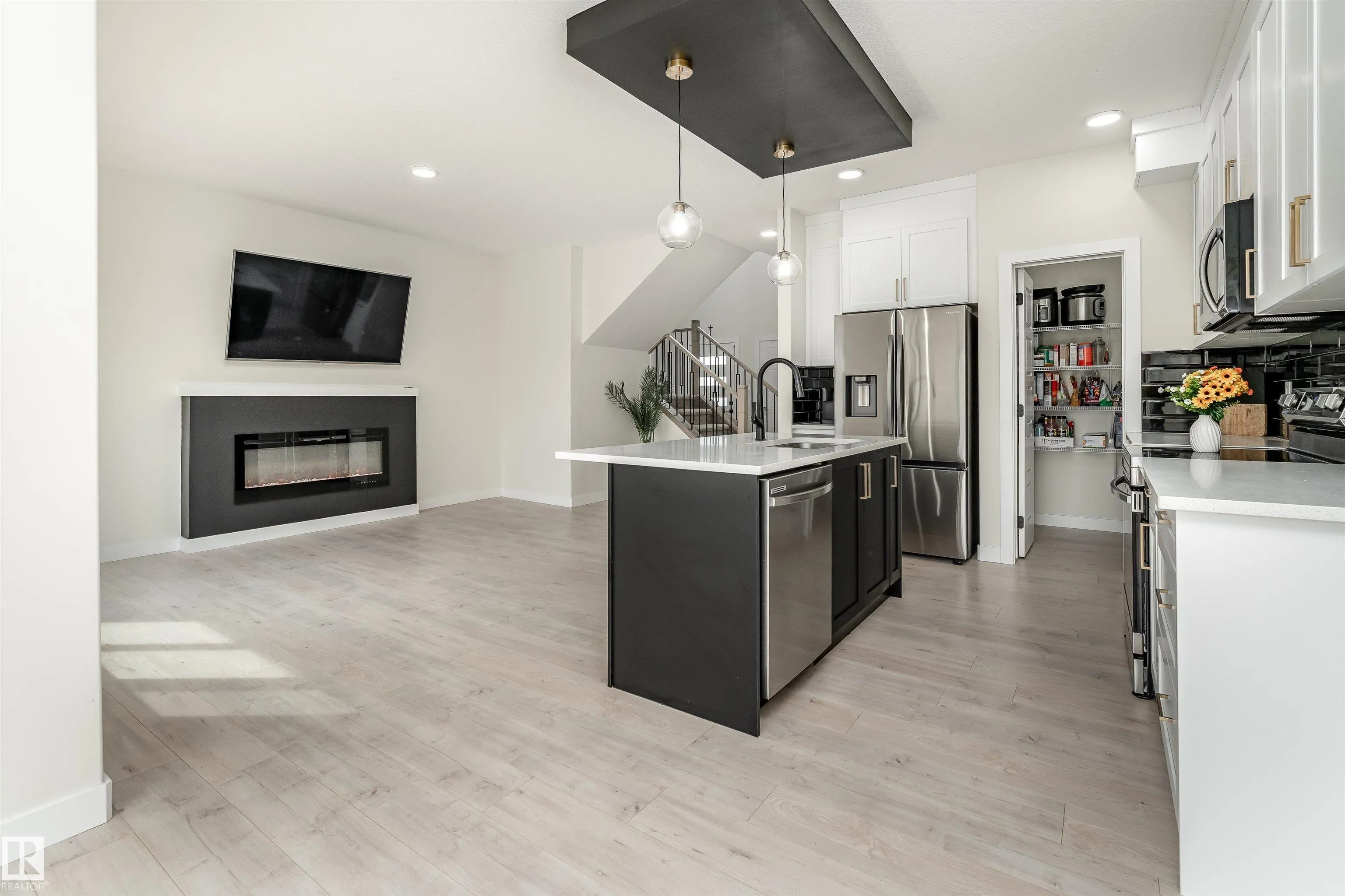 112 BLUFF Cove