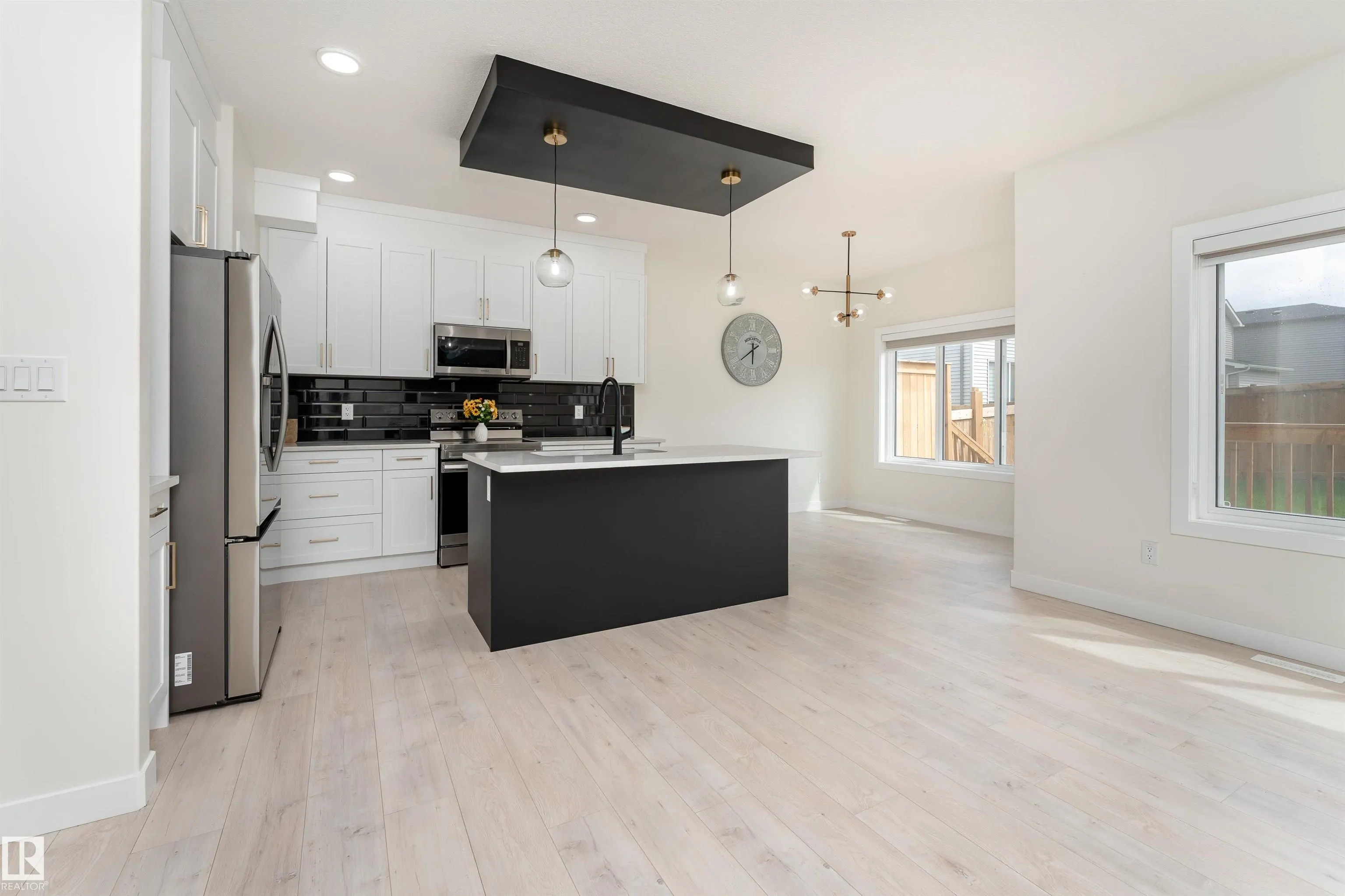112 BLUFF Cove