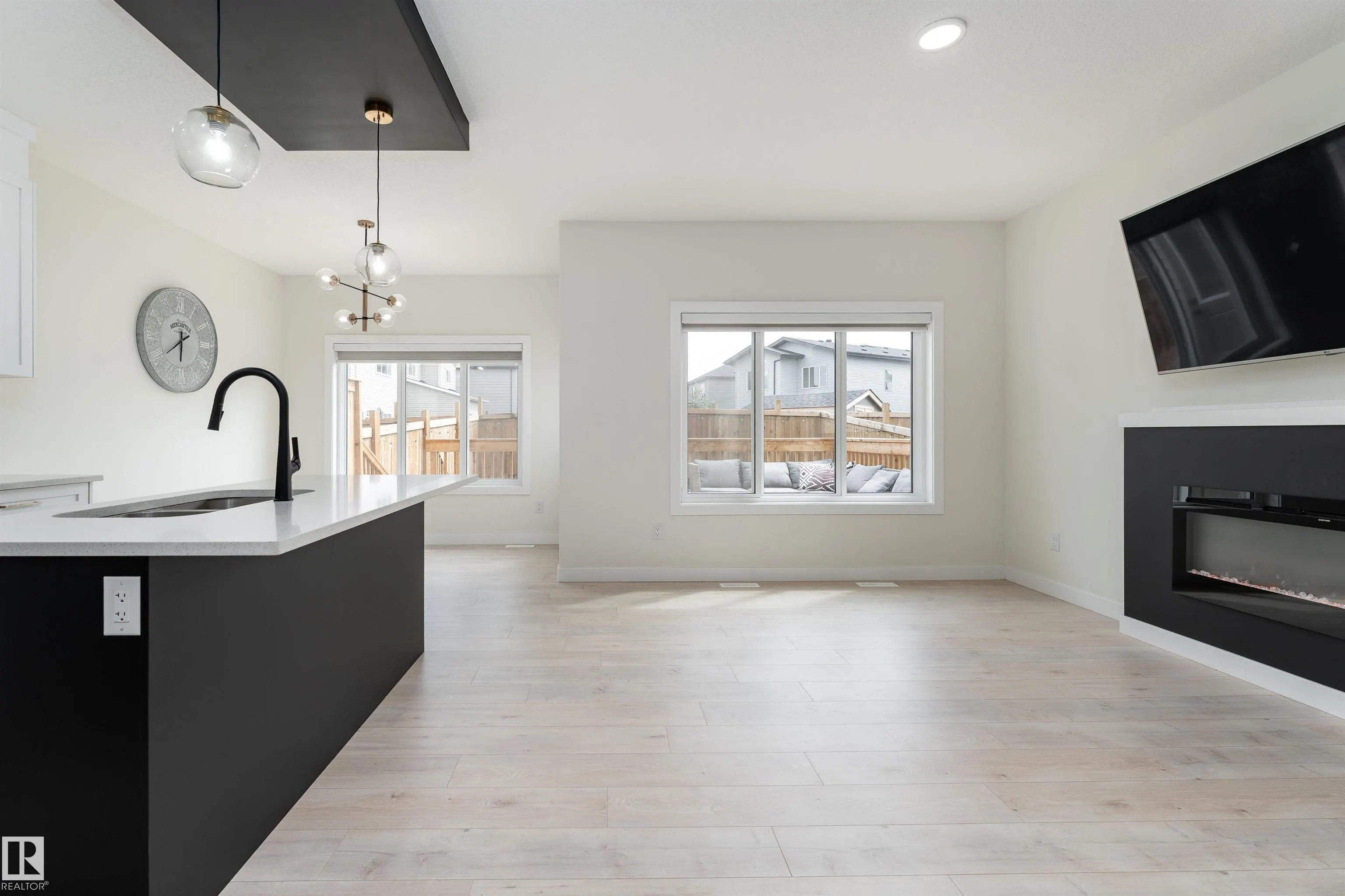 112 BLUFF Cove