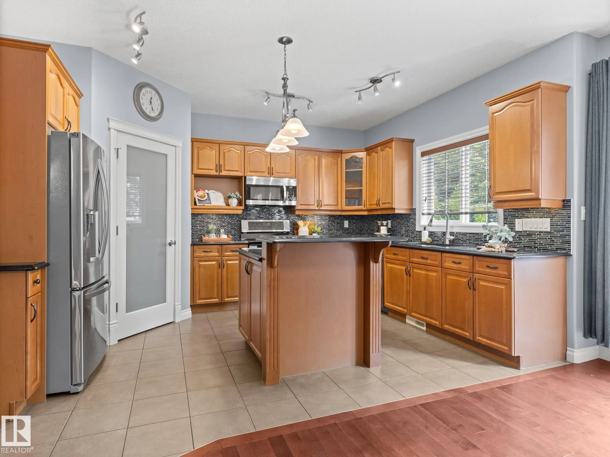 5116 CHATEAU Court