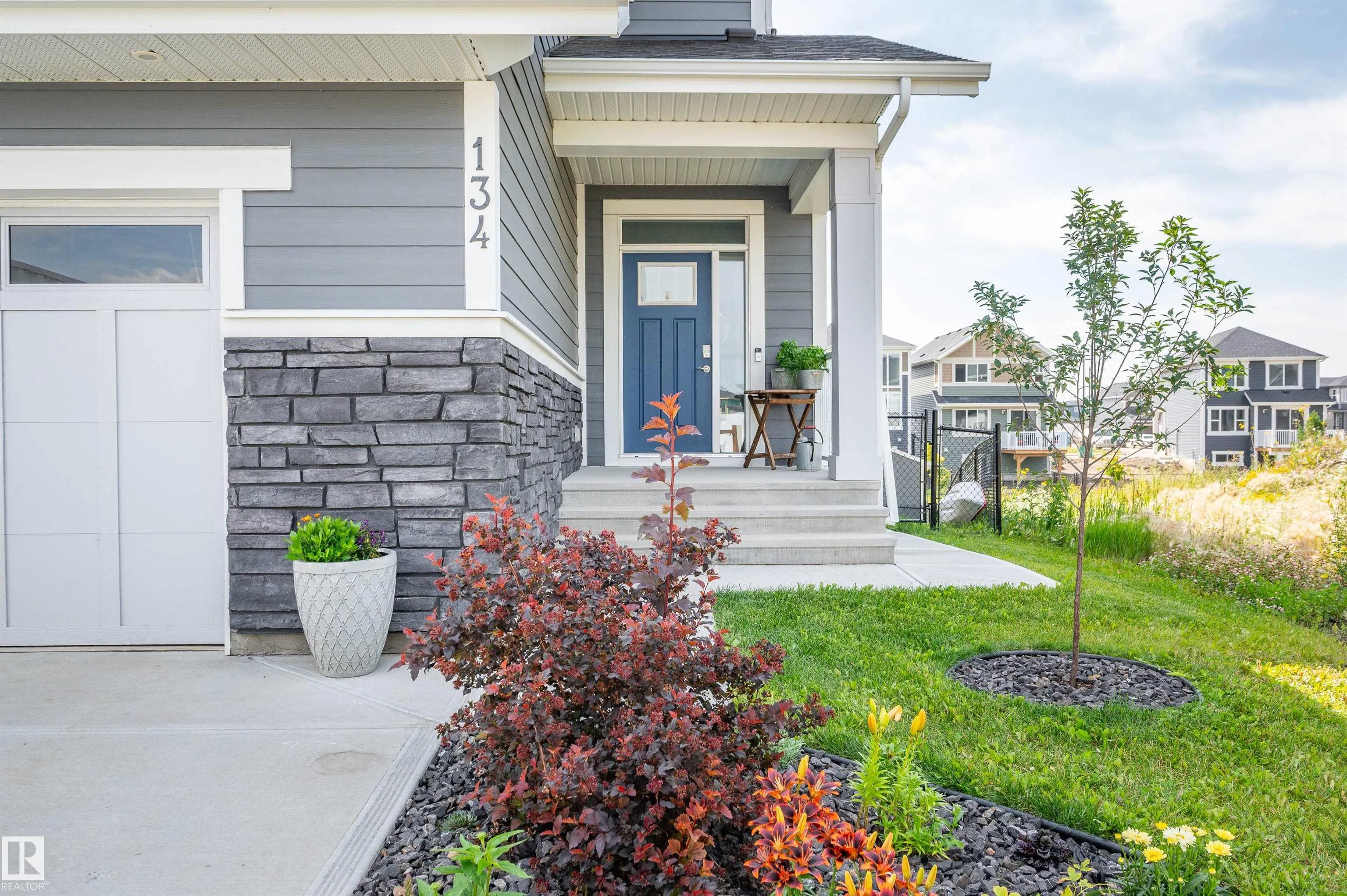 134 EDGEWATER Circle