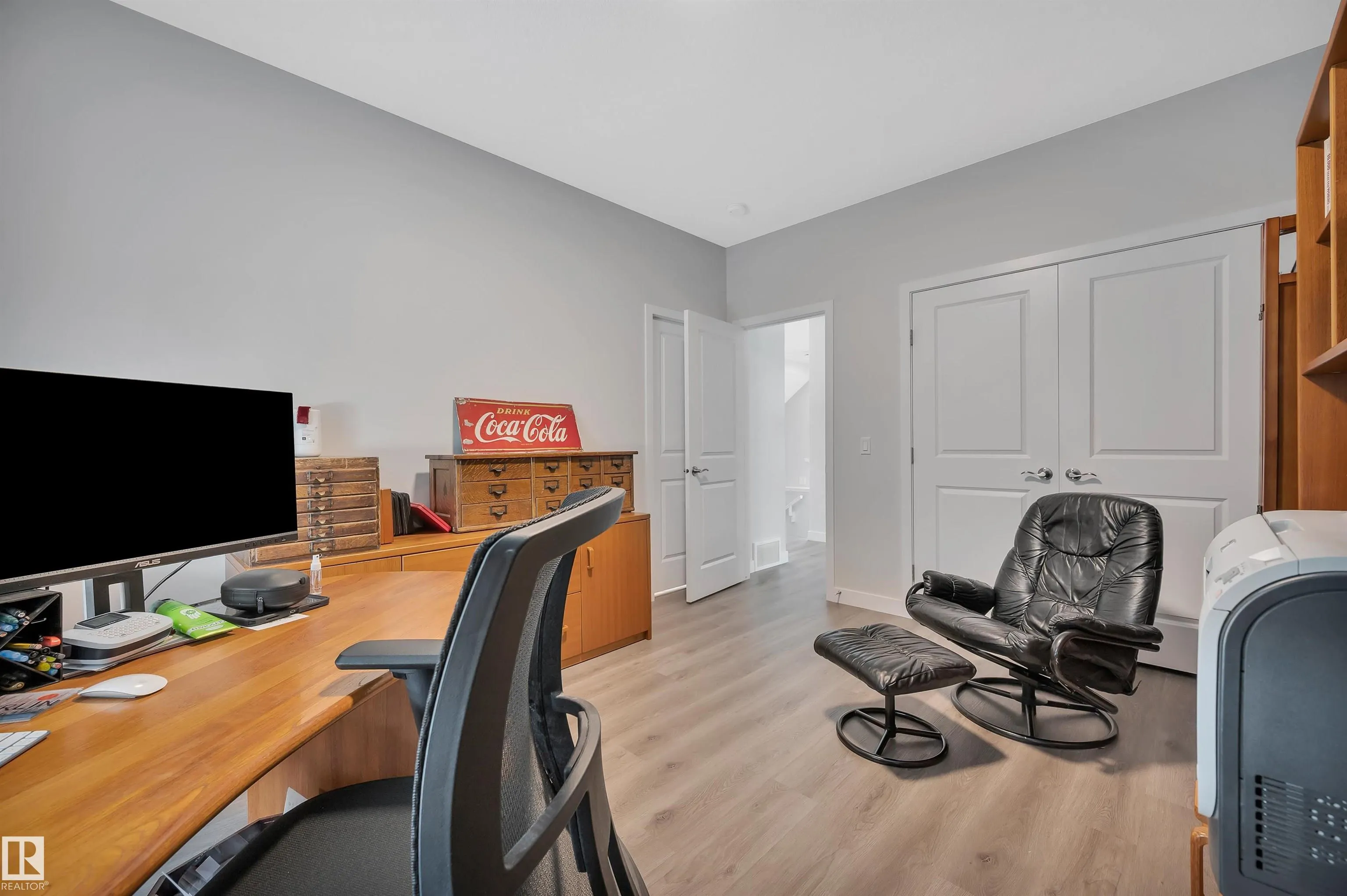 134 EDGEWATER Circle