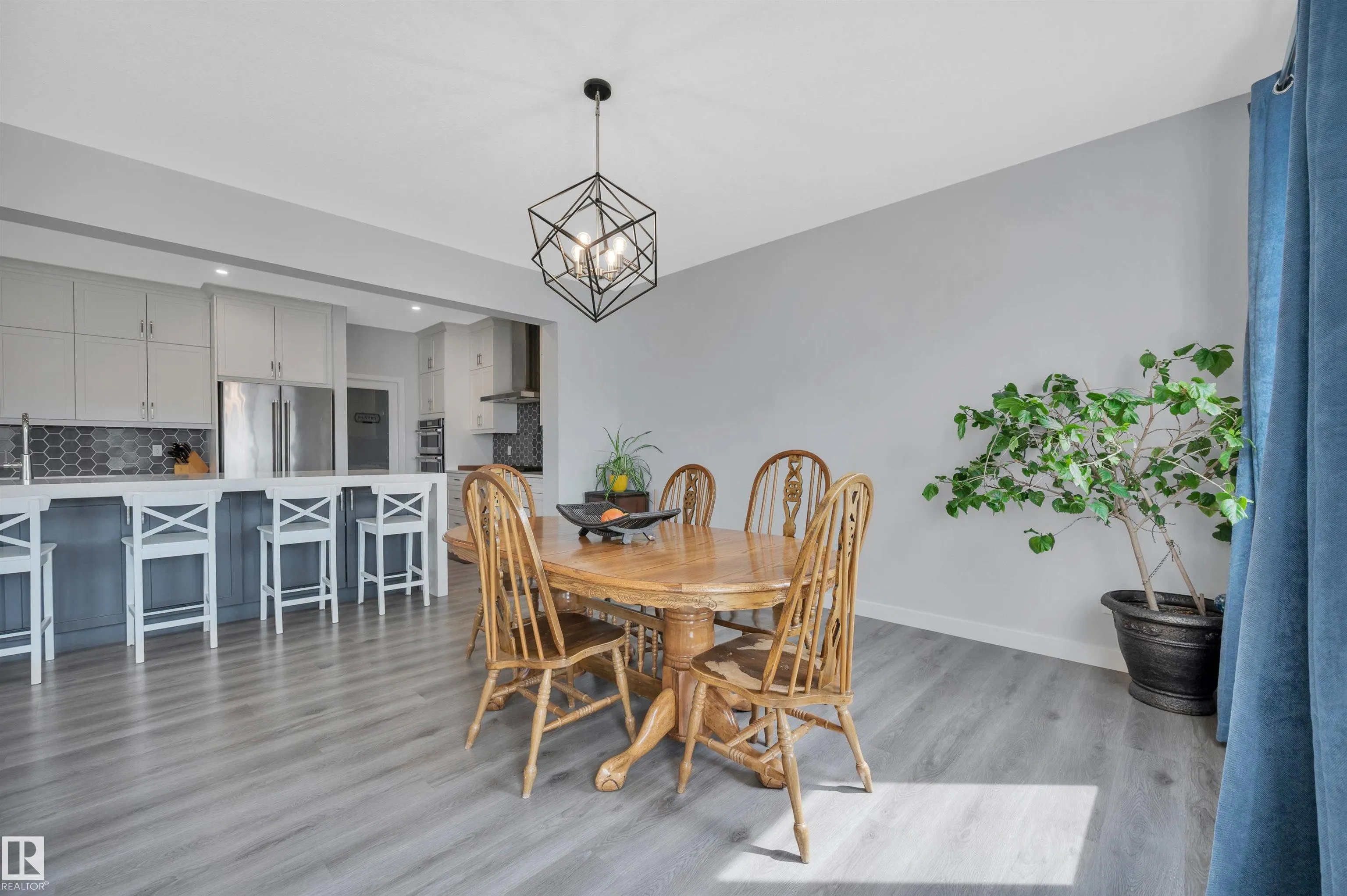 134 EDGEWATER Circle
