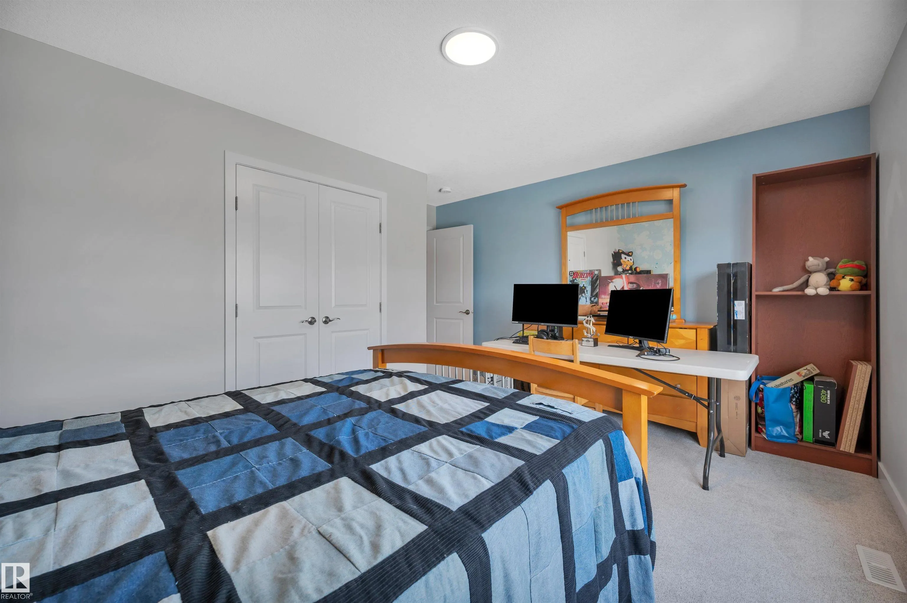 134 EDGEWATER Circle