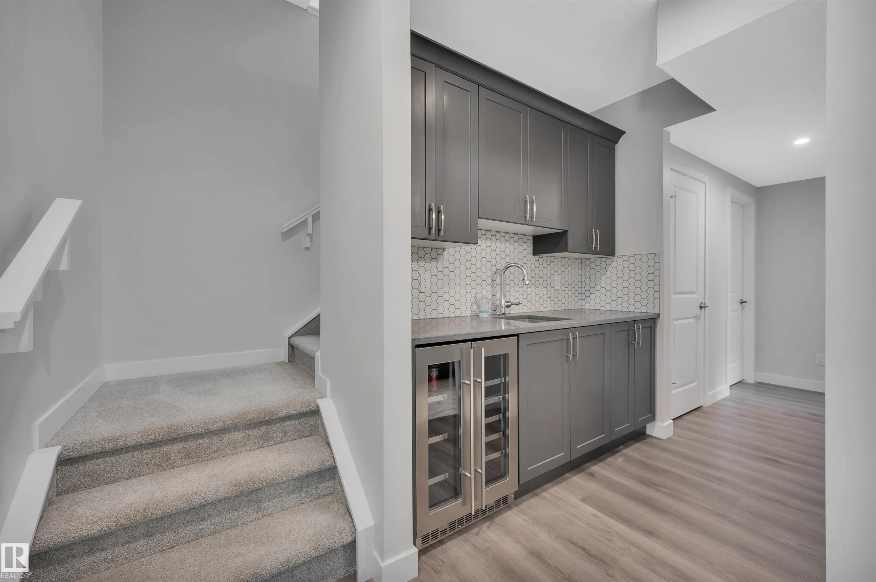 134 EDGEWATER Circle