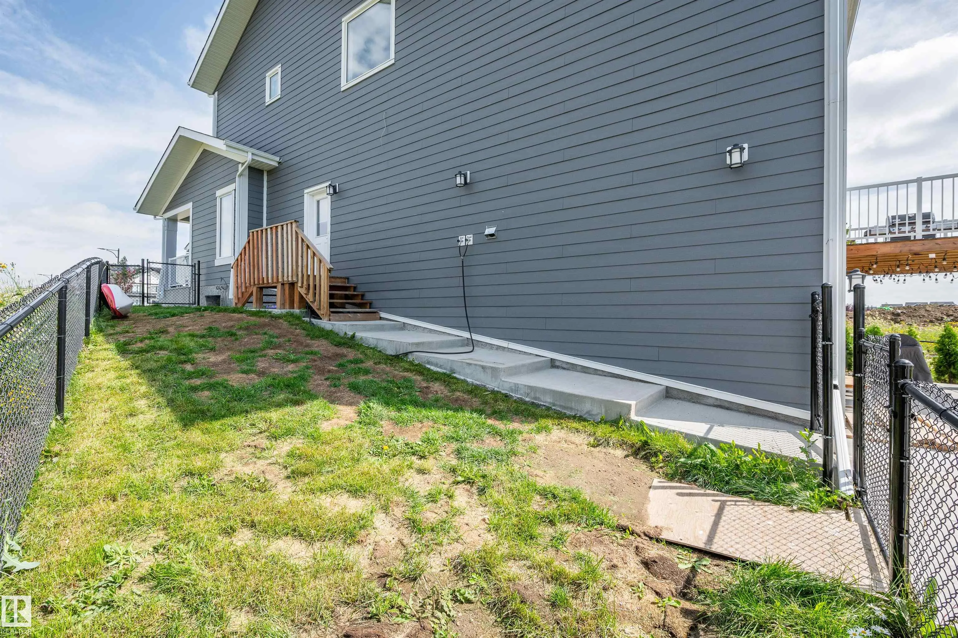134 EDGEWATER Circle