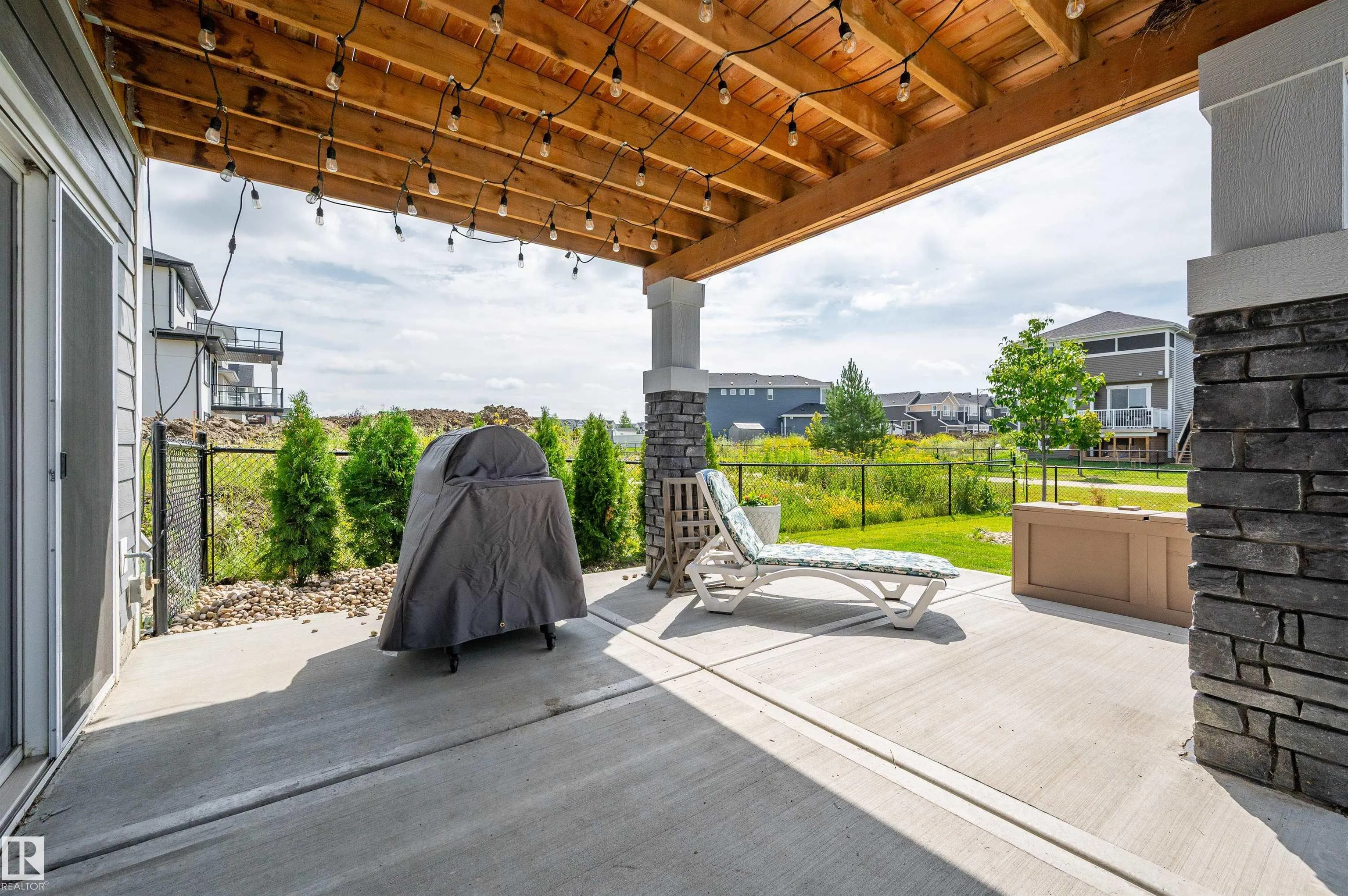134 EDGEWATER Circle