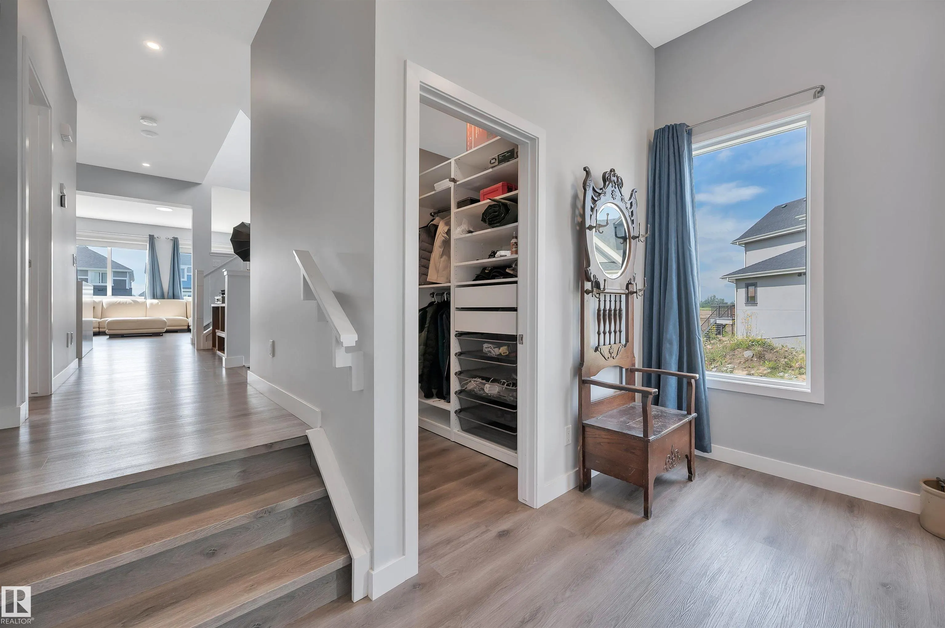 134 EDGEWATER Circle