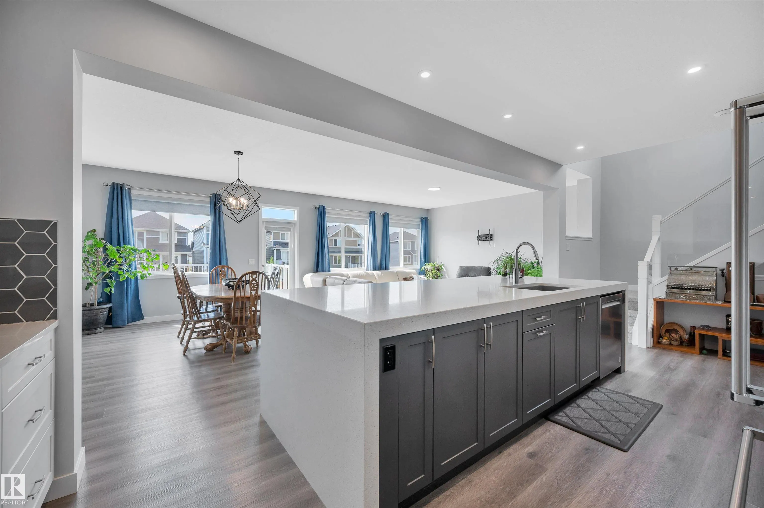 134 EDGEWATER Circle