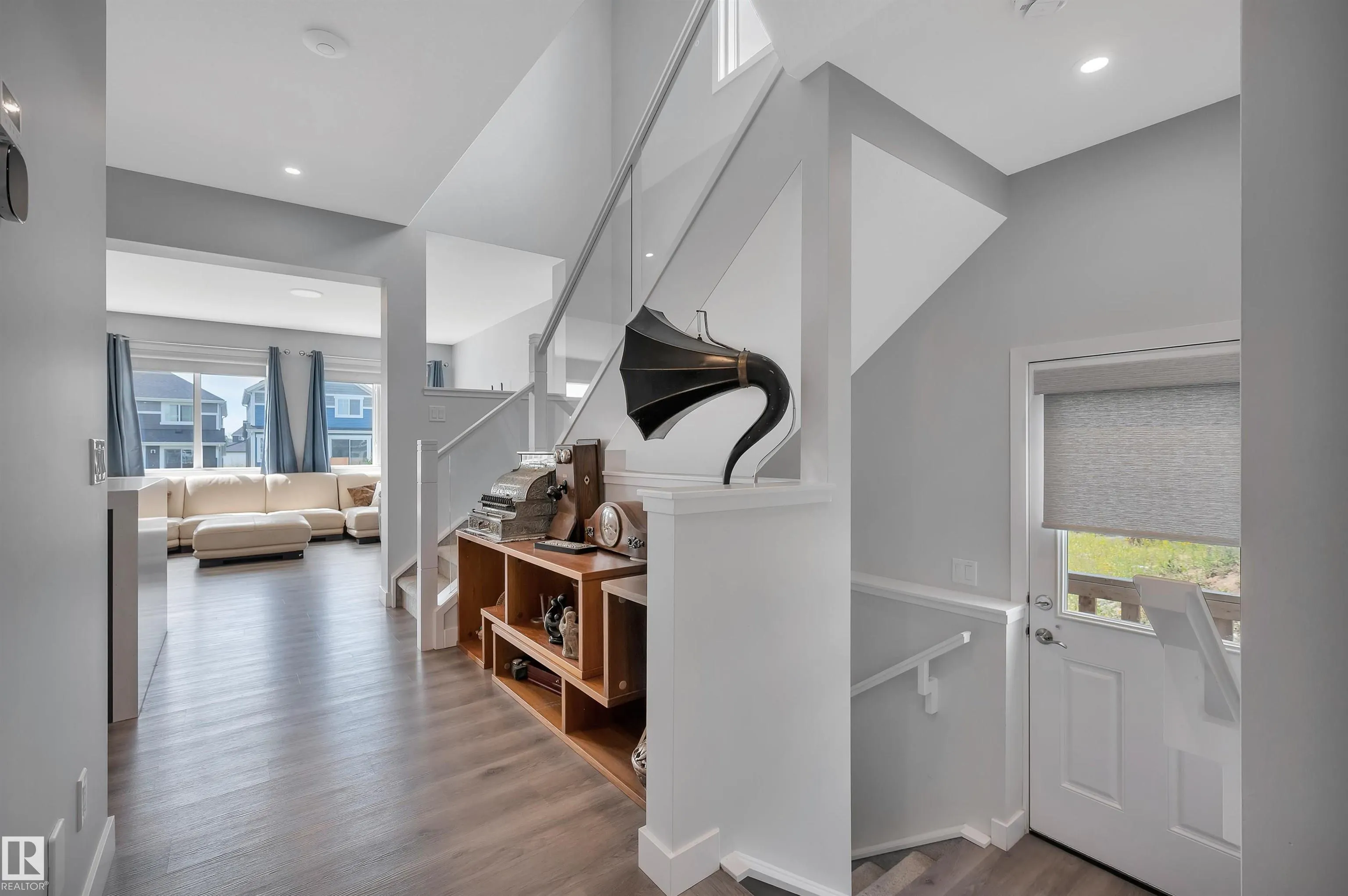 134 EDGEWATER Circle