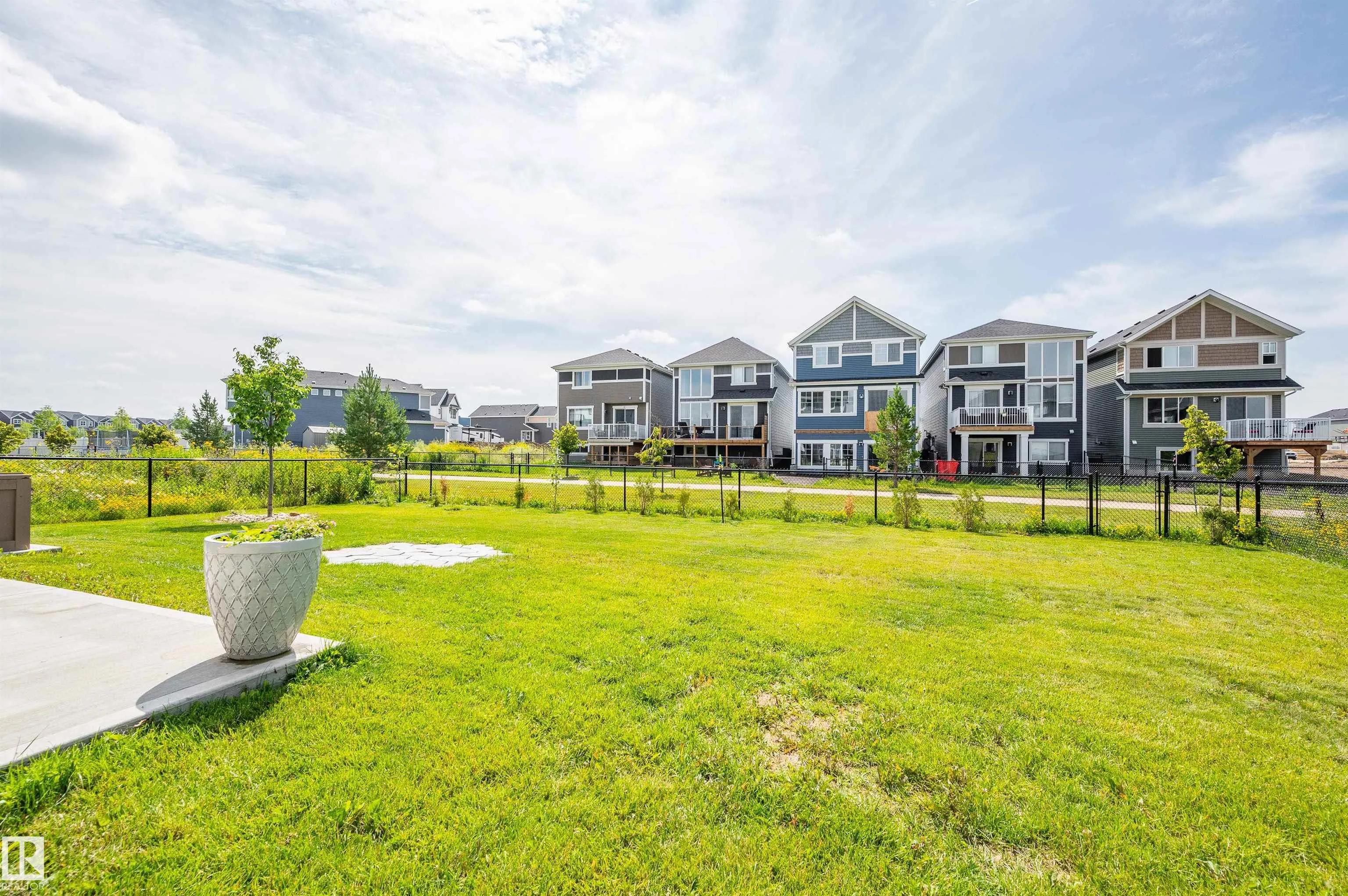 134 EDGEWATER Circle
