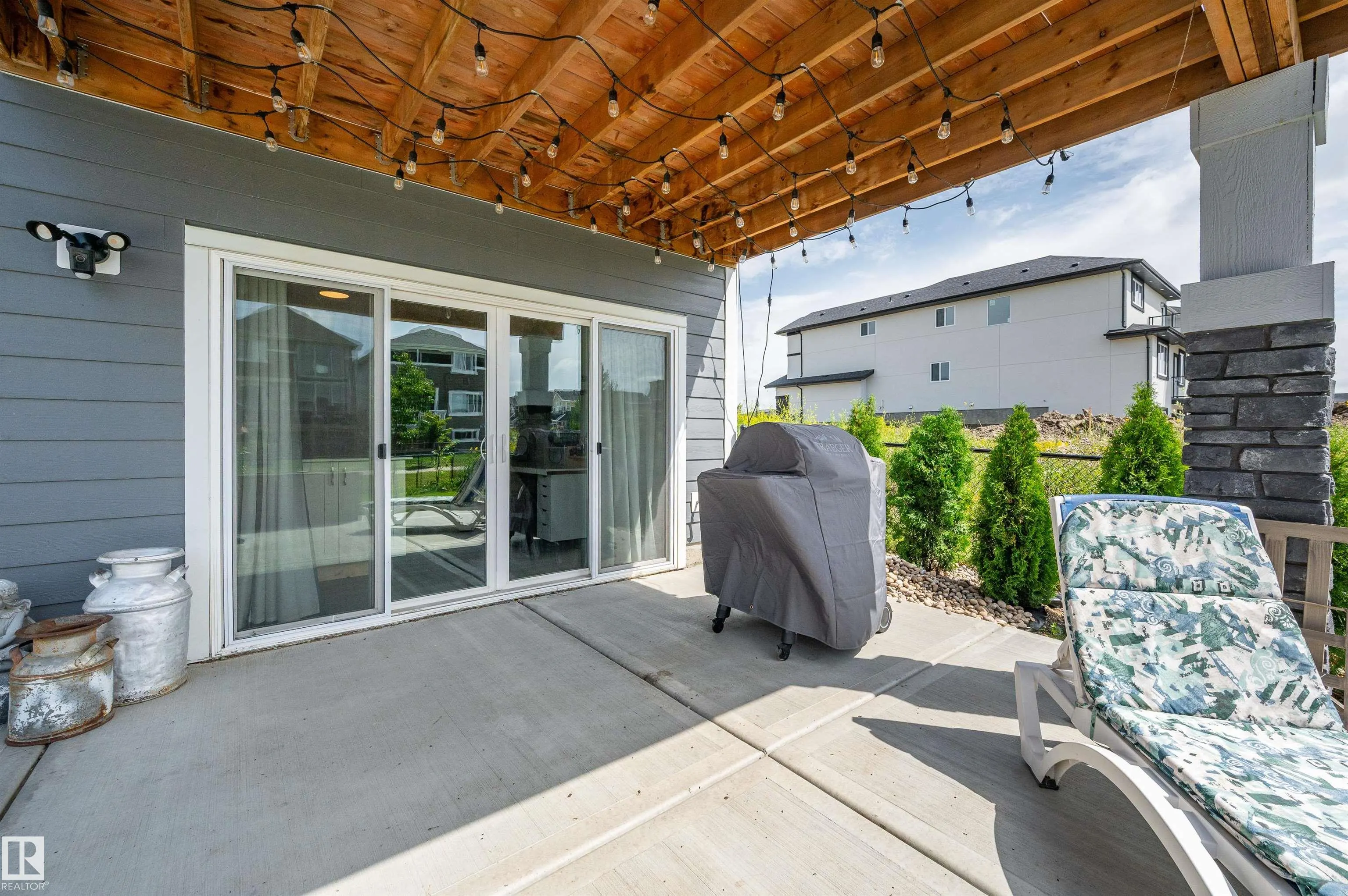 134 EDGEWATER Circle