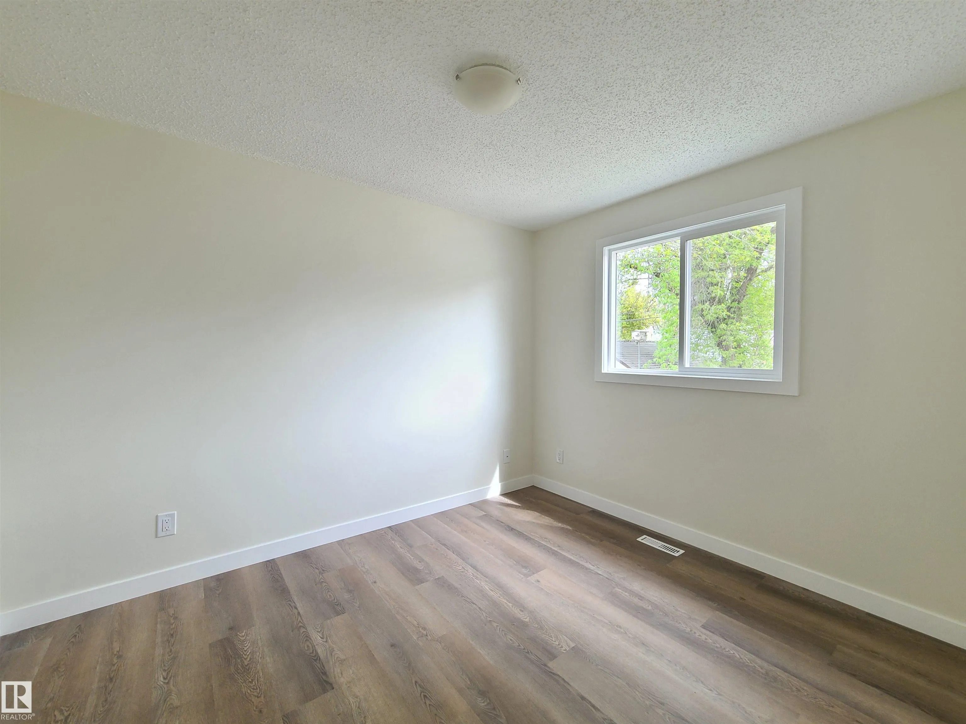 12011 95A Street