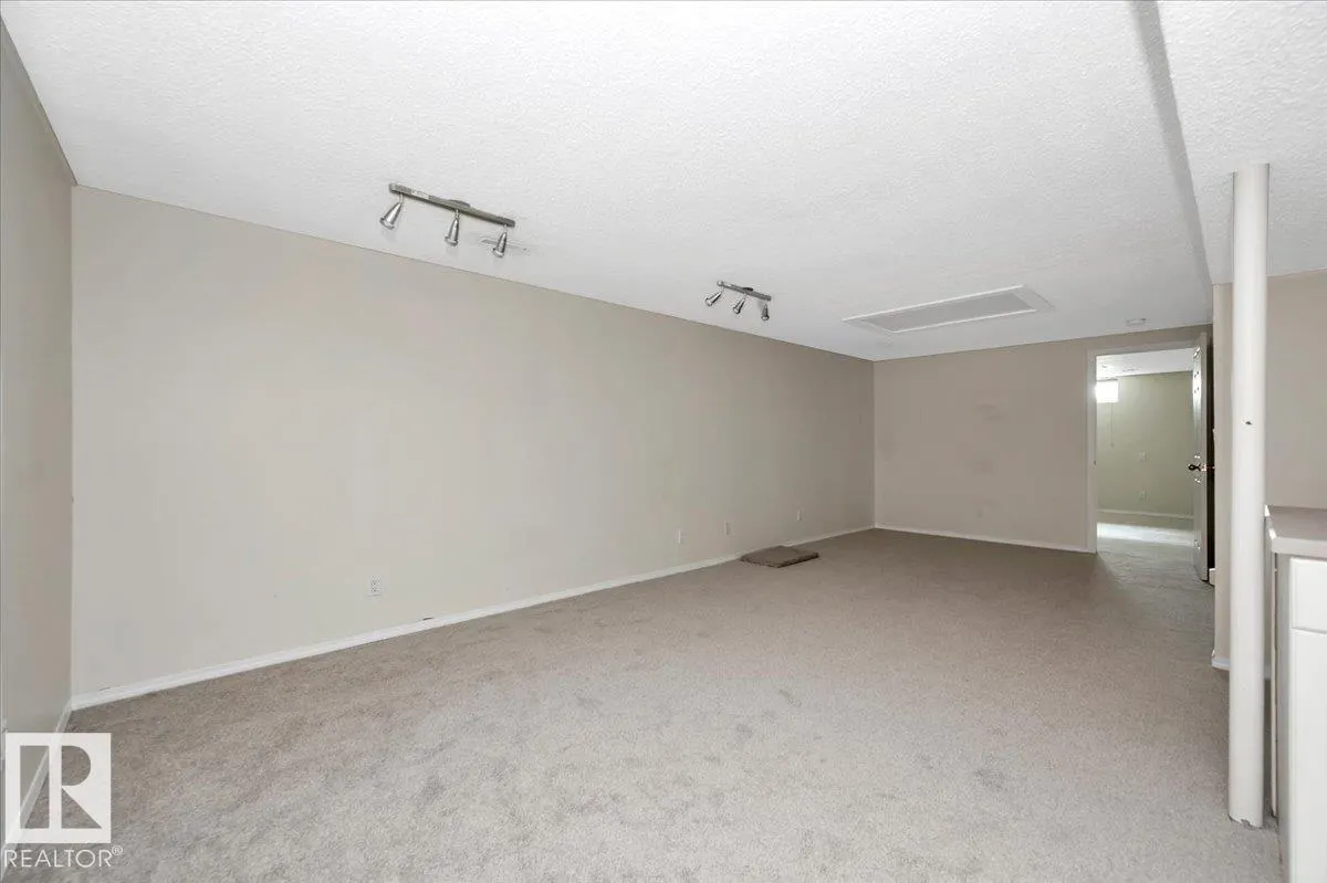 2 MEADOWBROOK Road