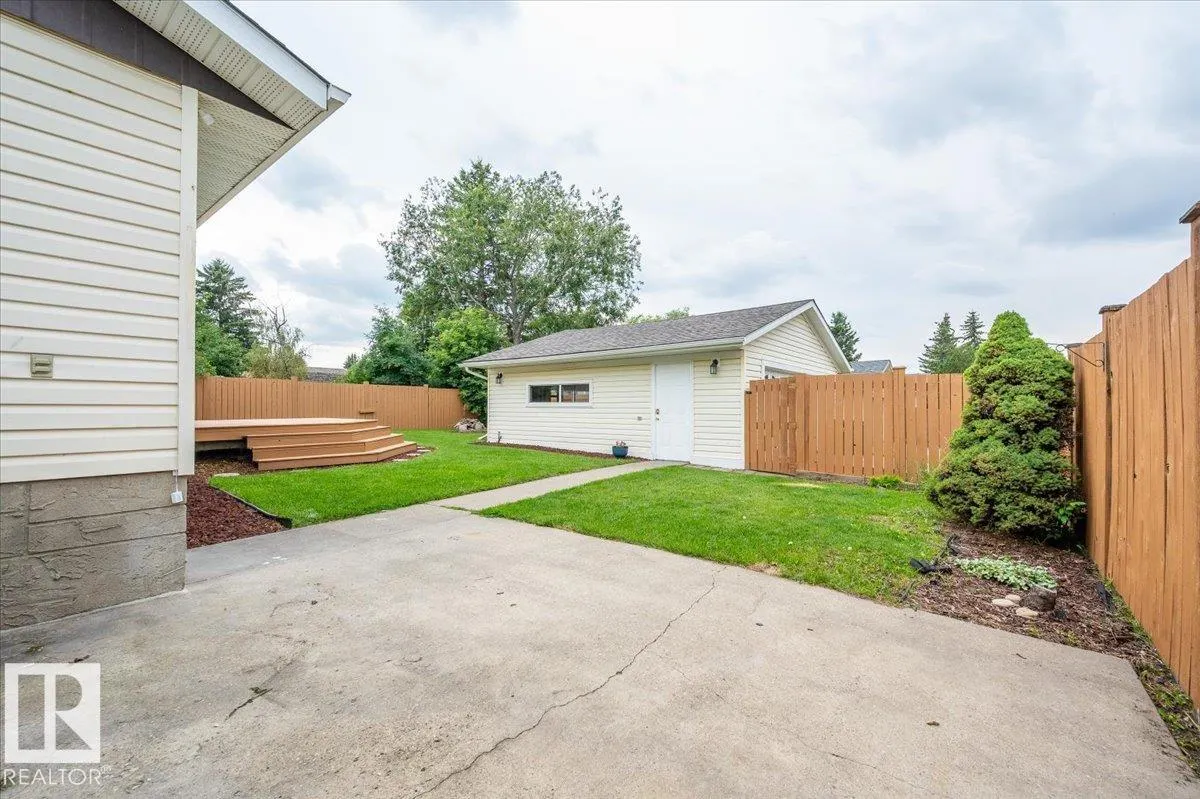 2 MEADOWBROOK Road
