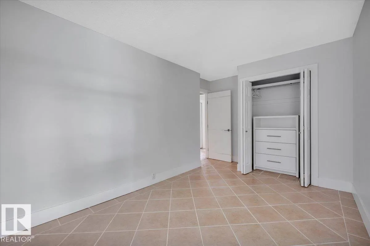 2 MEADOWBROOK Road