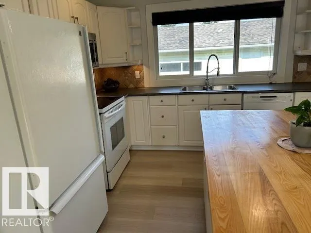 2 MEADOWBROOK Road