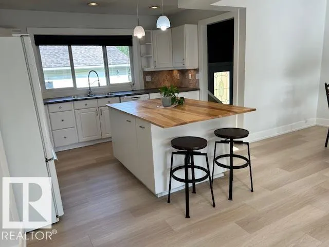 2 MEADOWBROOK Road
