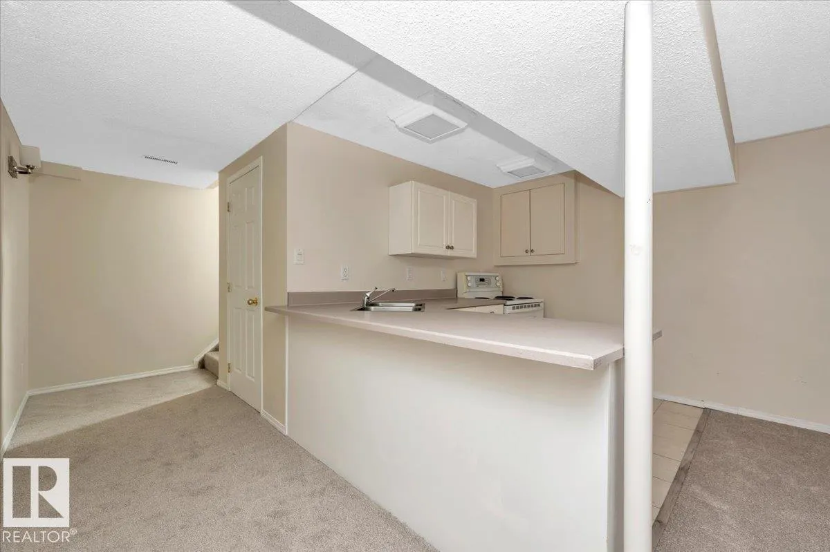 2 MEADOWBROOK Road