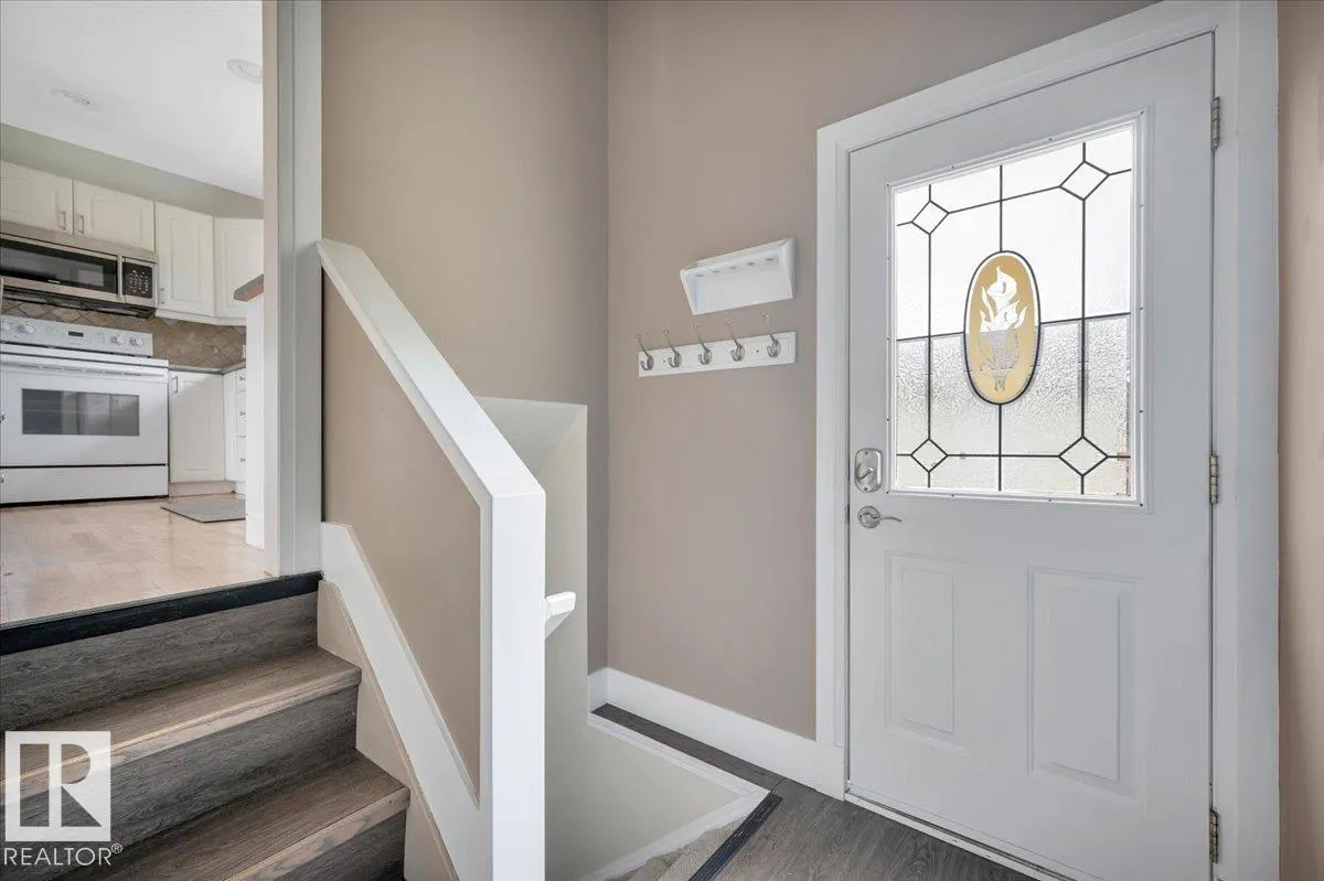2 MEADOWBROOK Road