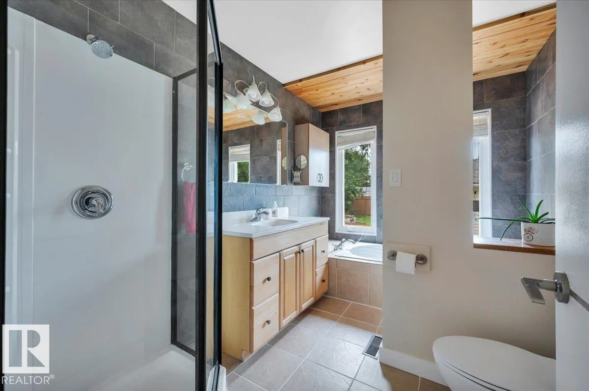 2 MEADOWBROOK Road