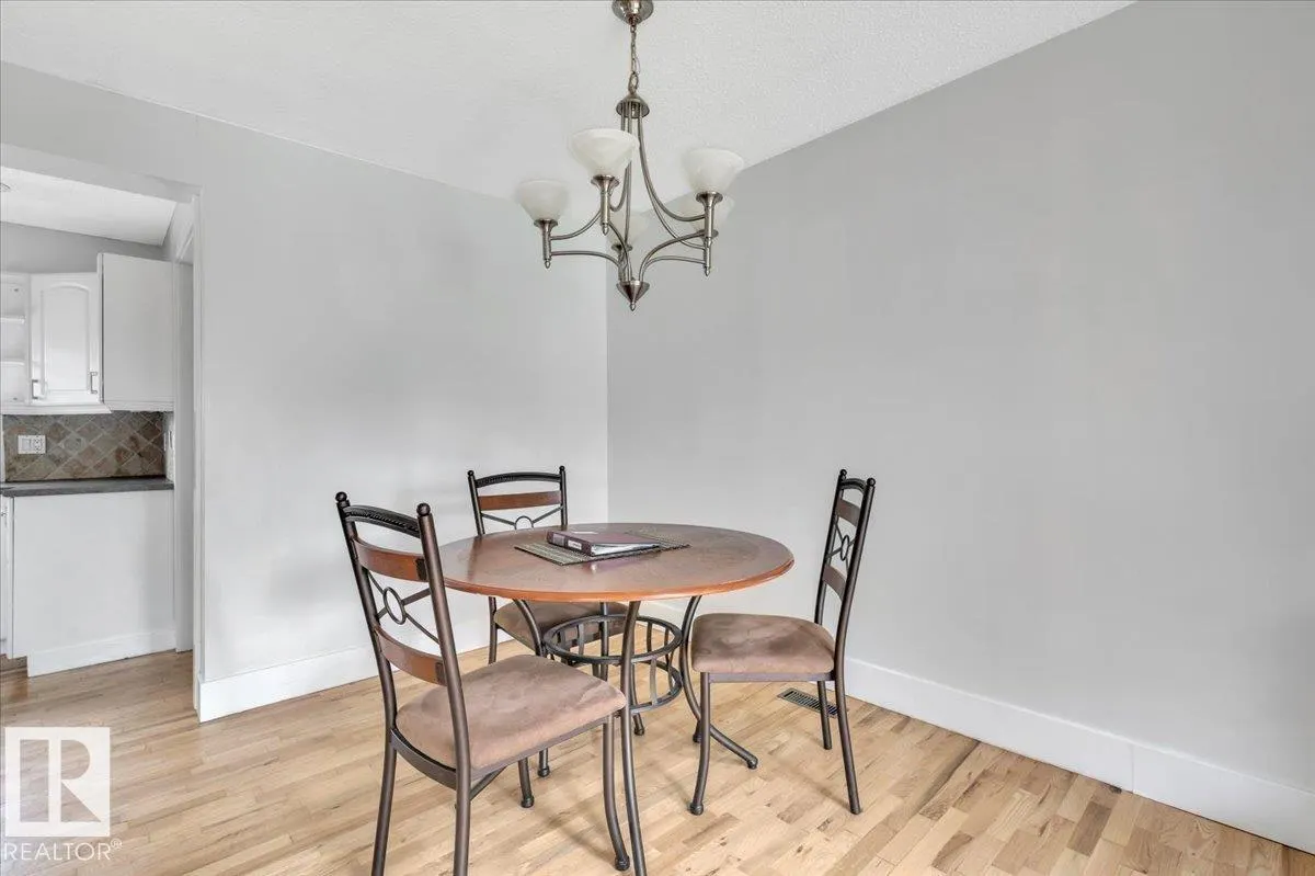 2 MEADOWBROOK Road