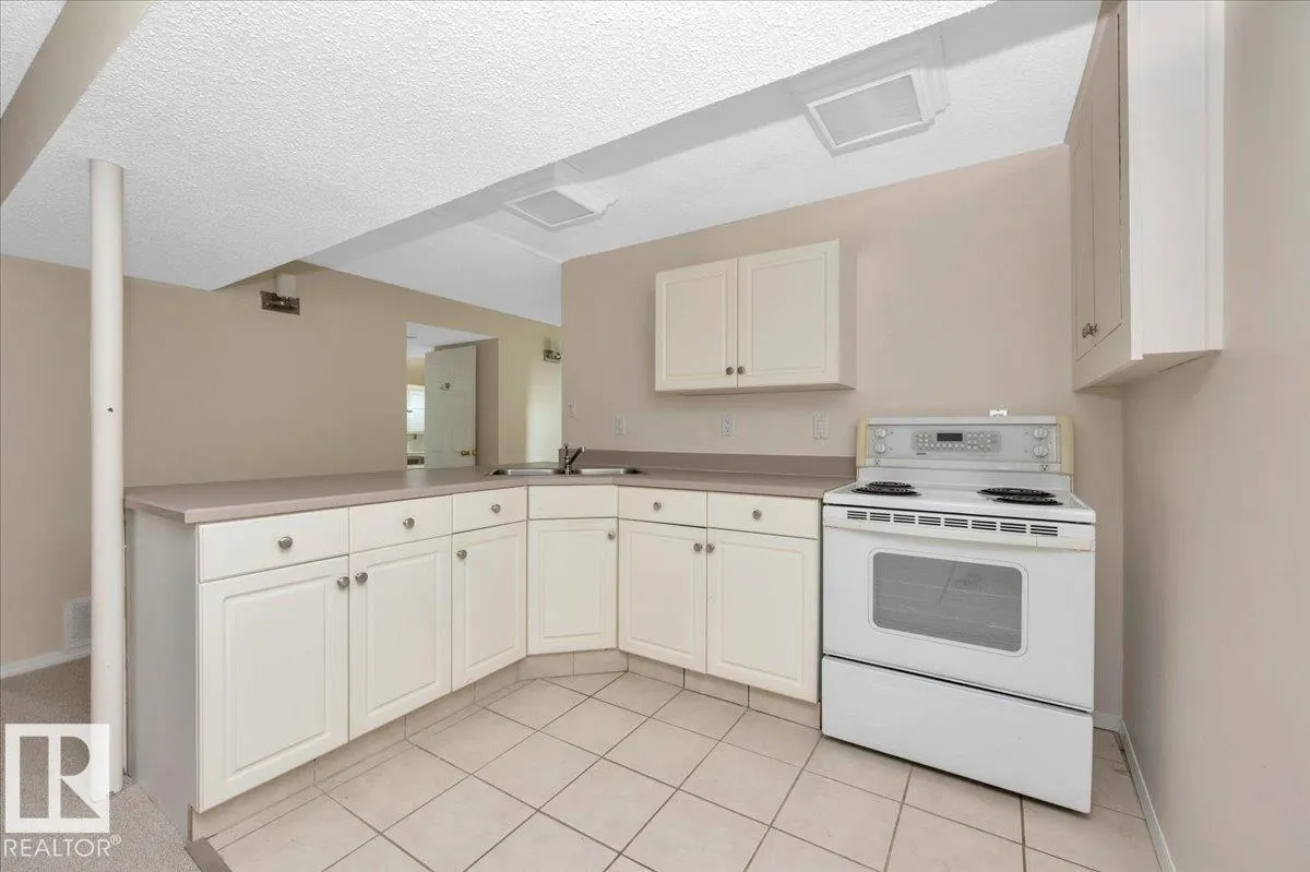 2 MEADOWBROOK Road