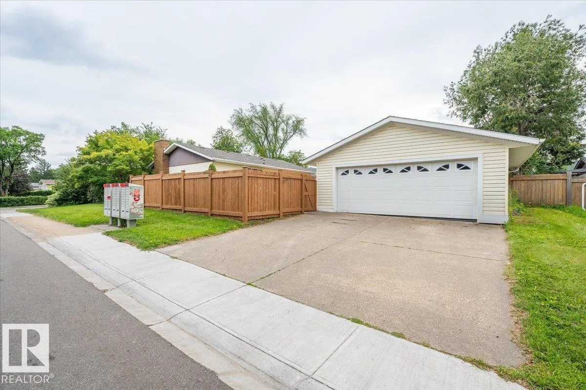 2 MEADOWBROOK Road