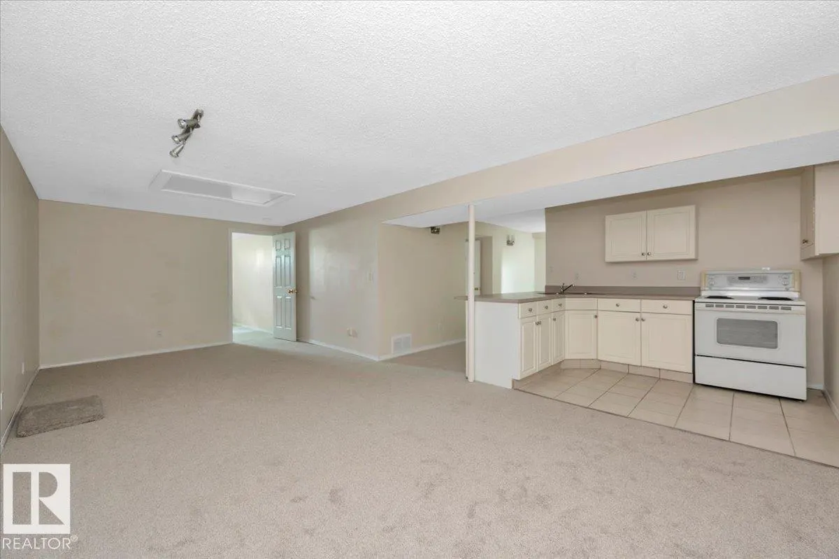 2 MEADOWBROOK Road