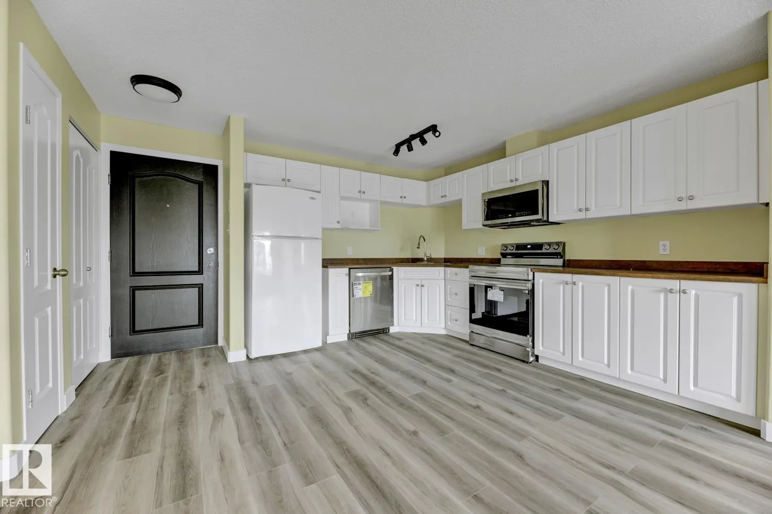 111 EDWARDS Drive