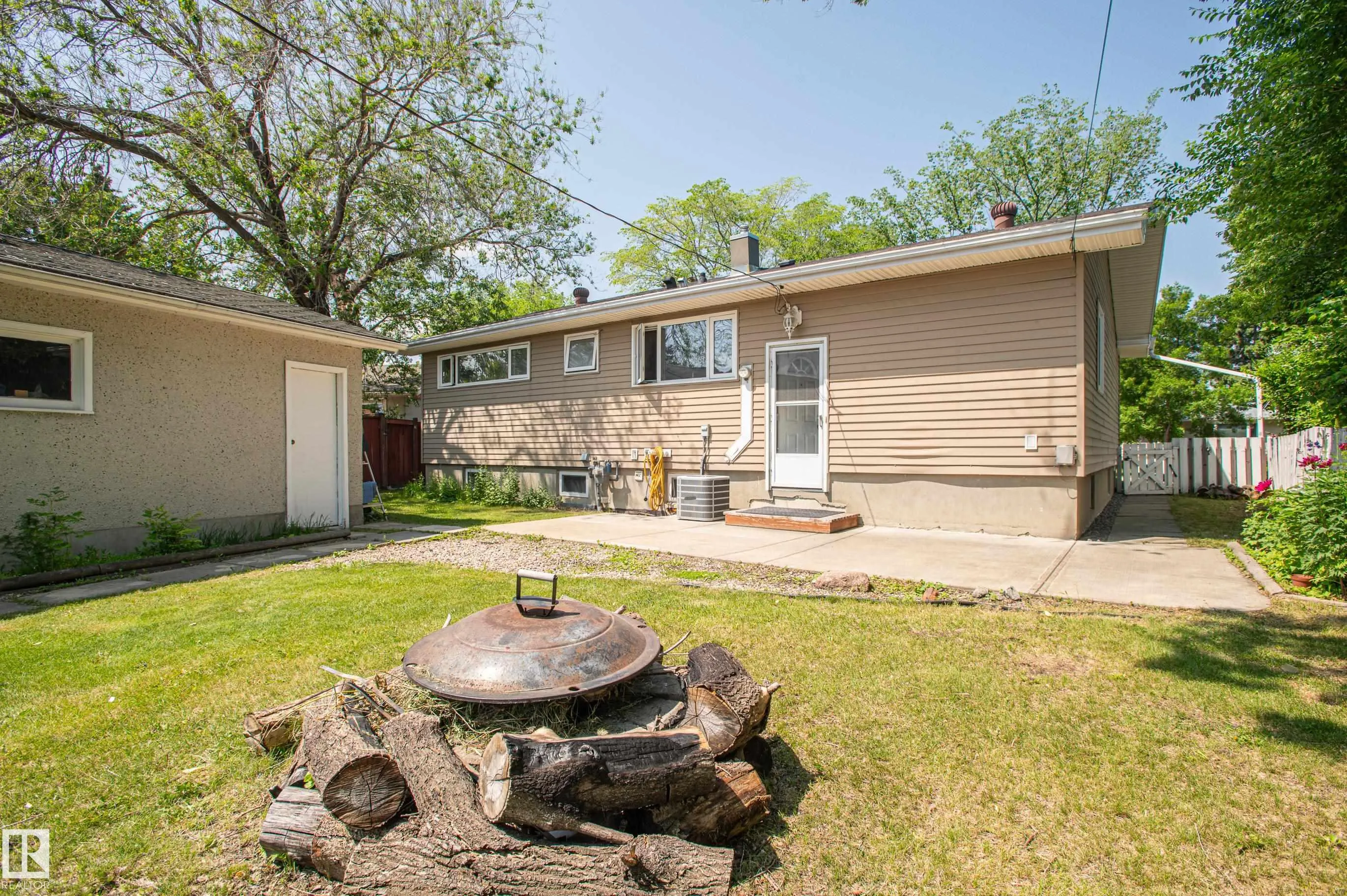 8803 160 Street