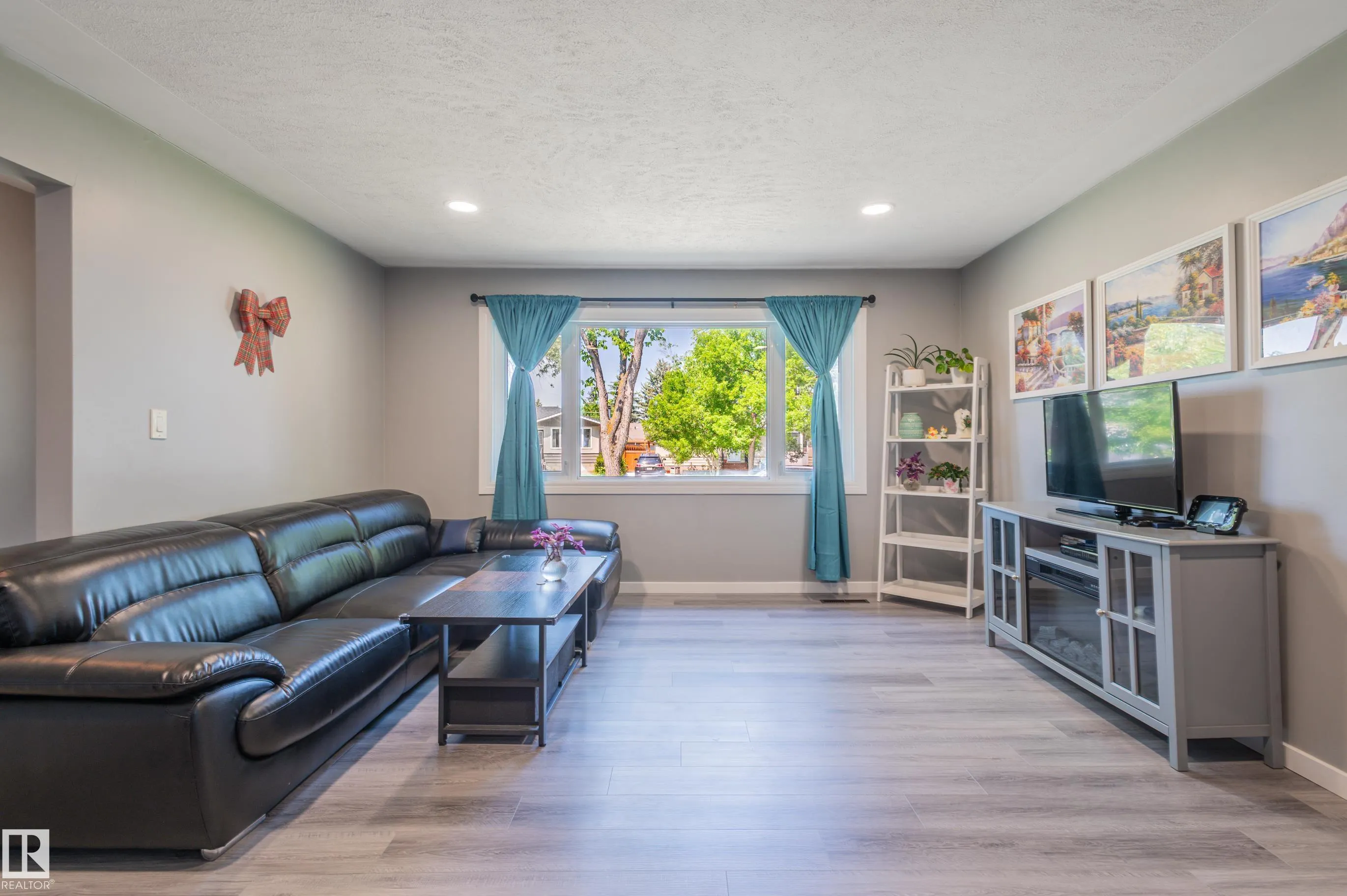 8803 160 Street