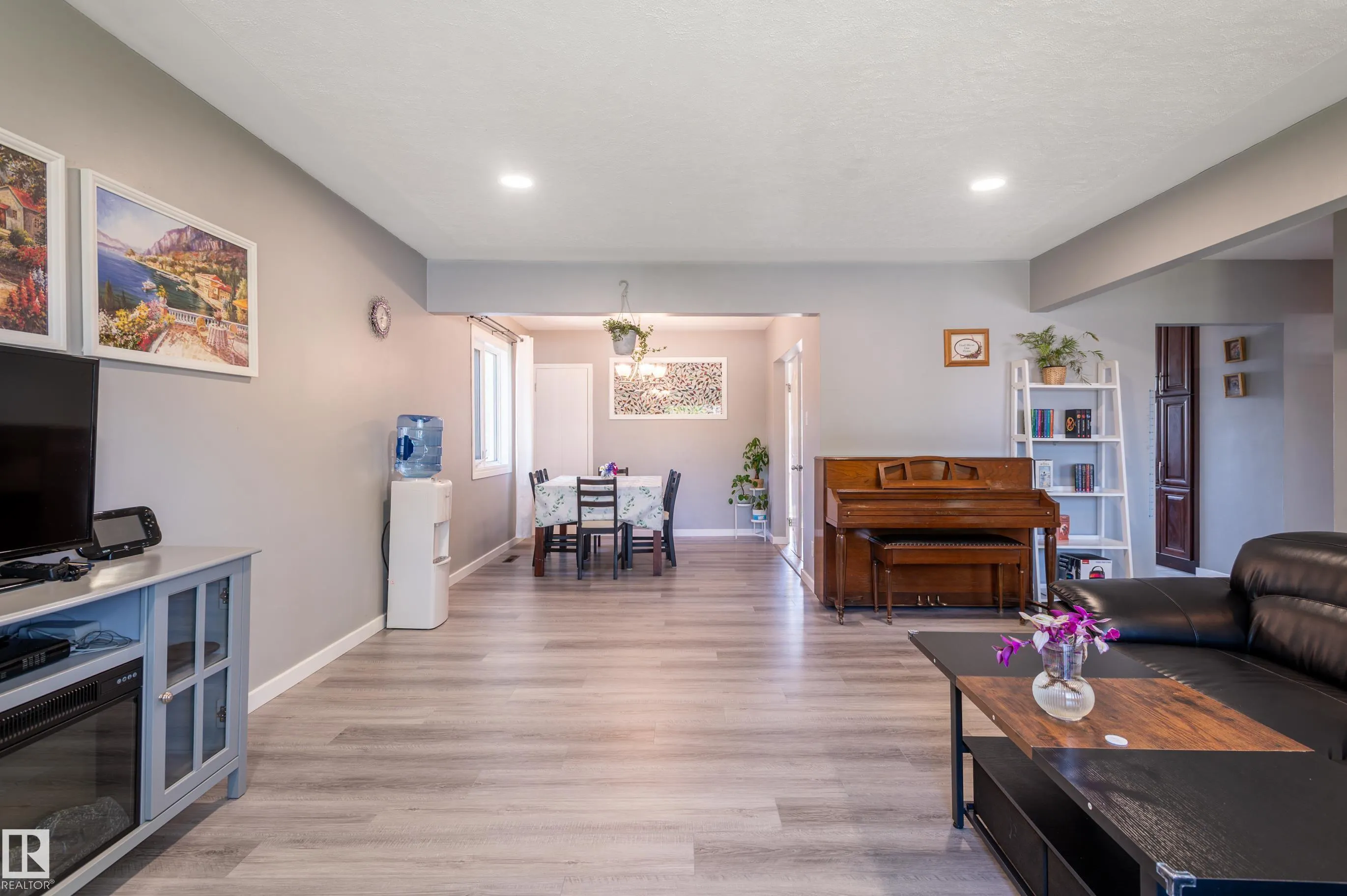 8803 160 Street
