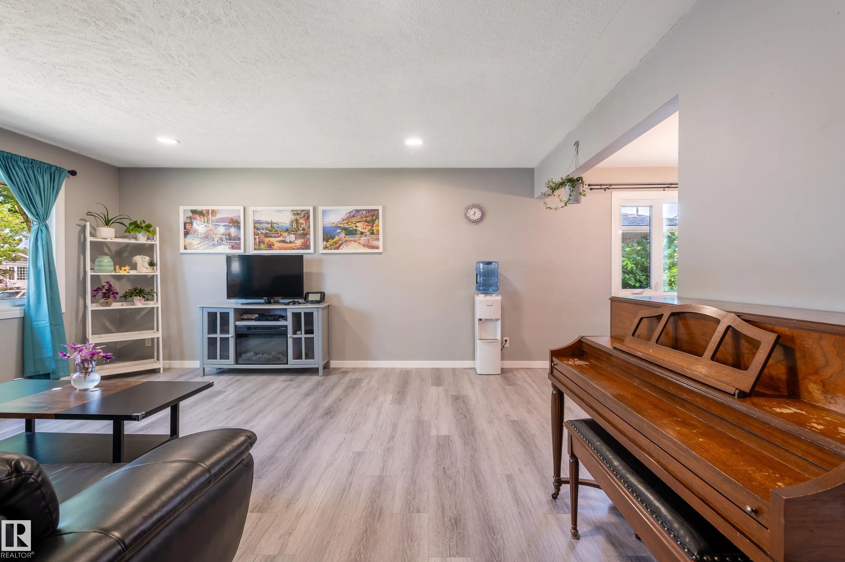 8803 160 Street