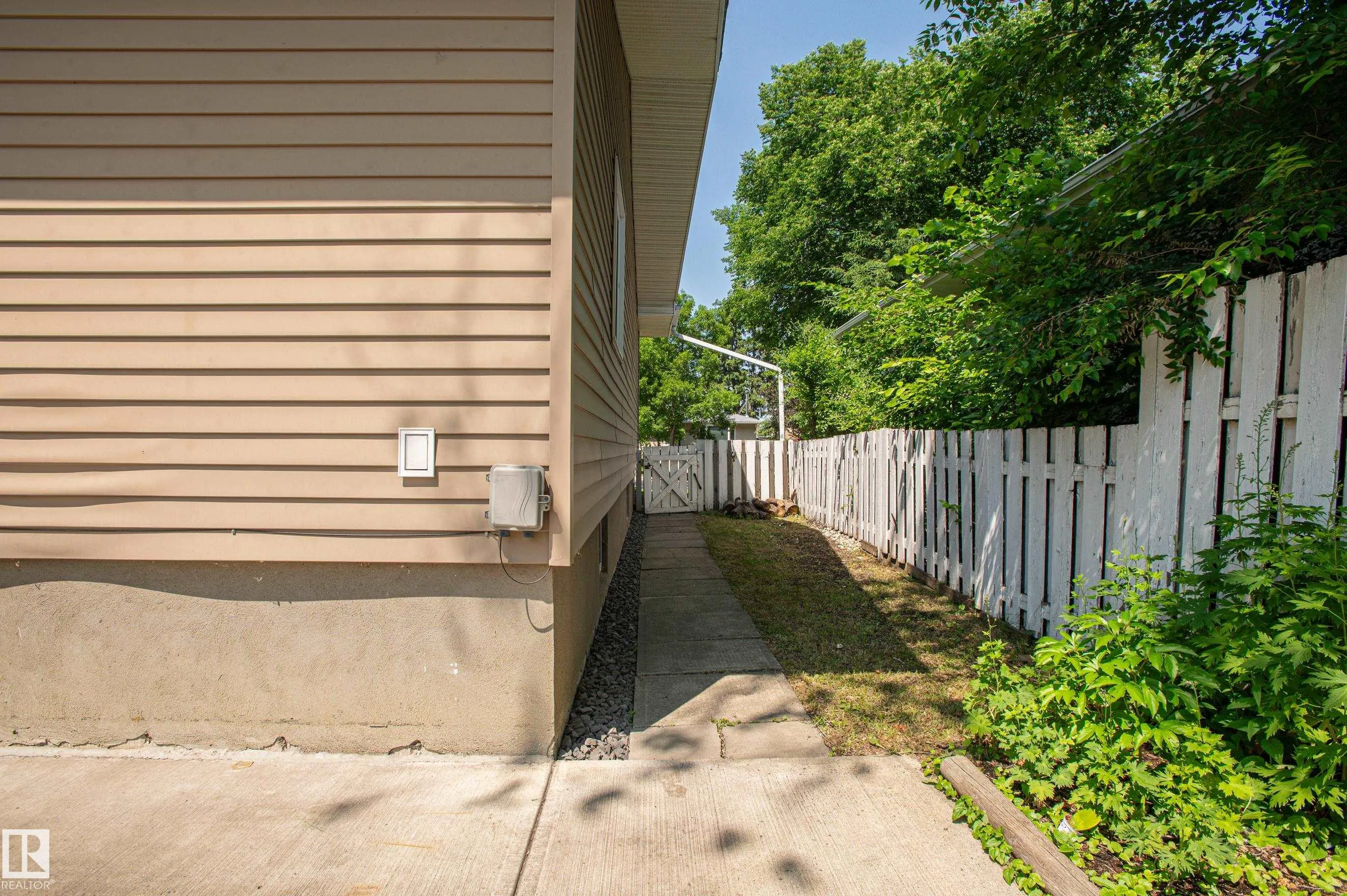 8803 160 Street