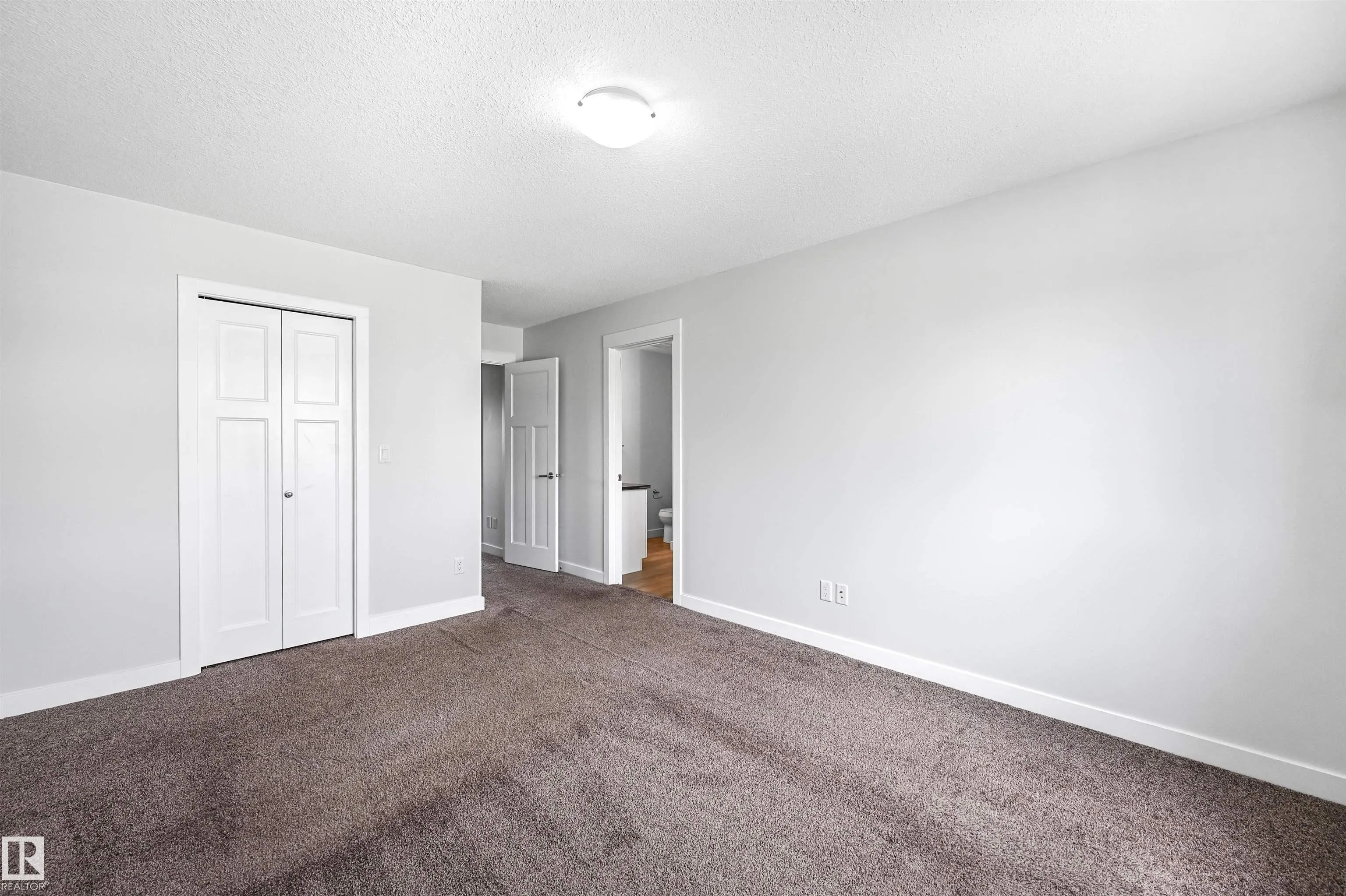 7086 SOUTH TERWILLEGAR Drive